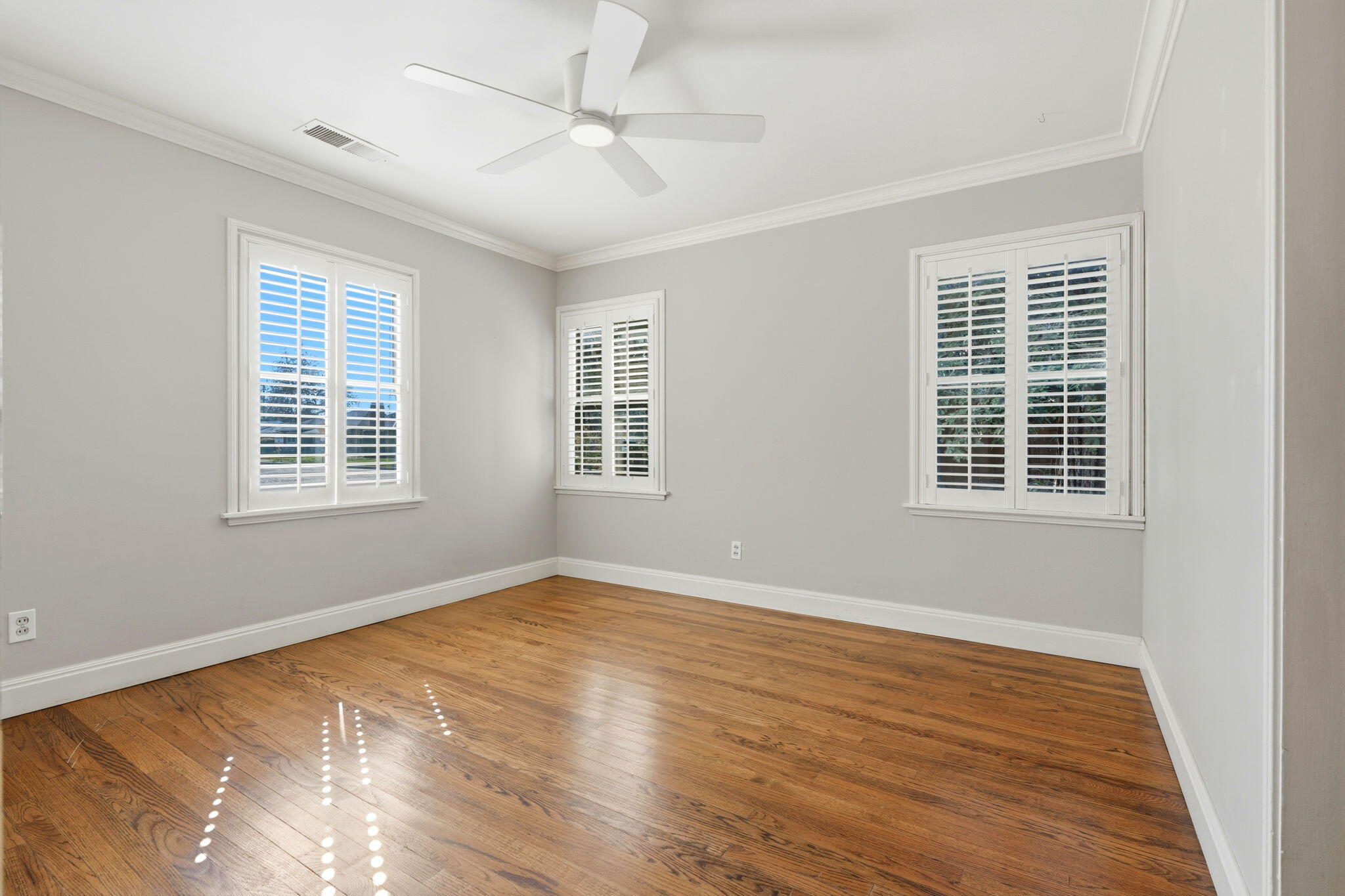 1708 W Myrtle Ave, Visalia, CA 93277