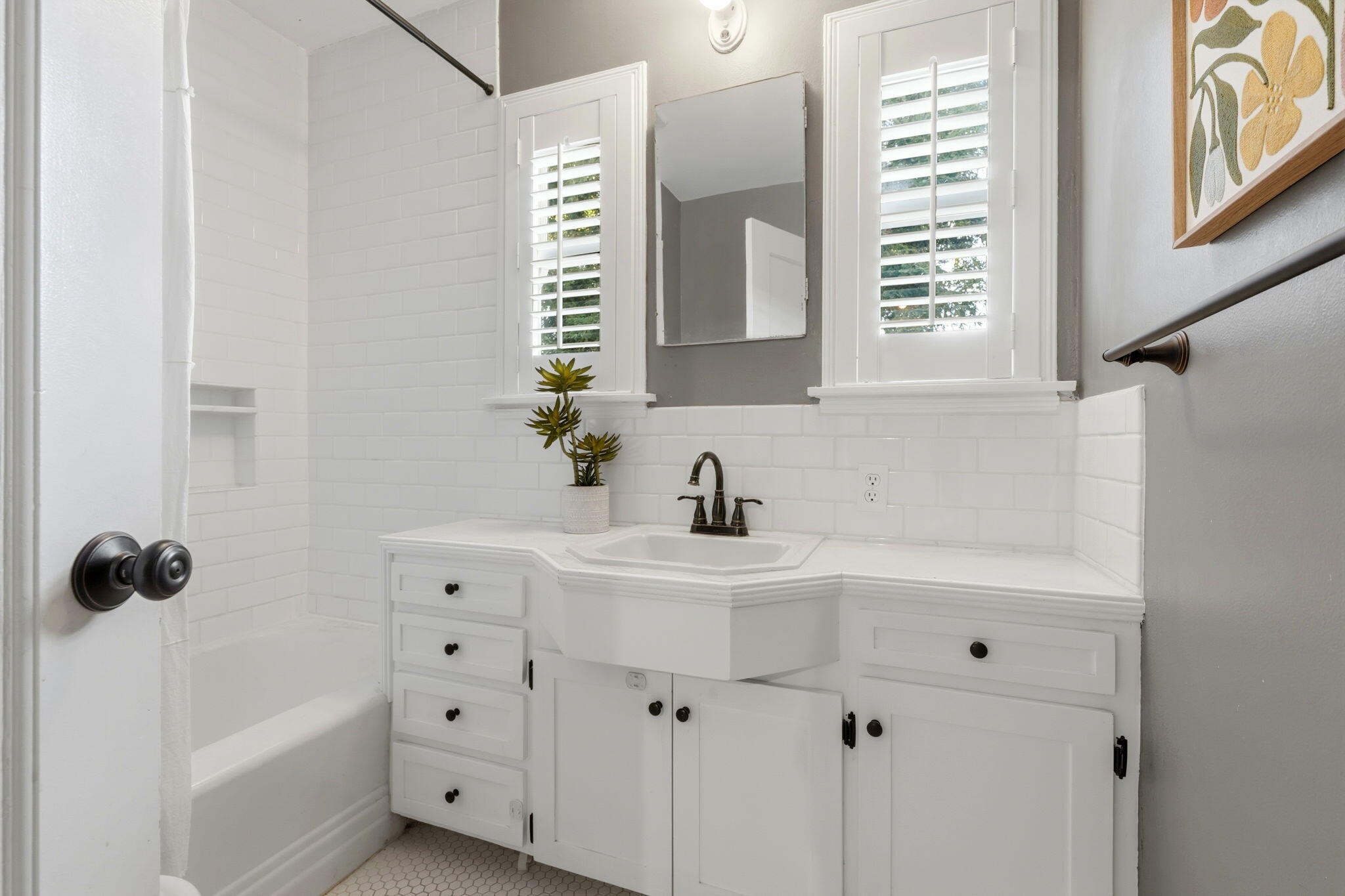 1708 W Myrtle Ave, Visalia, CA 93277