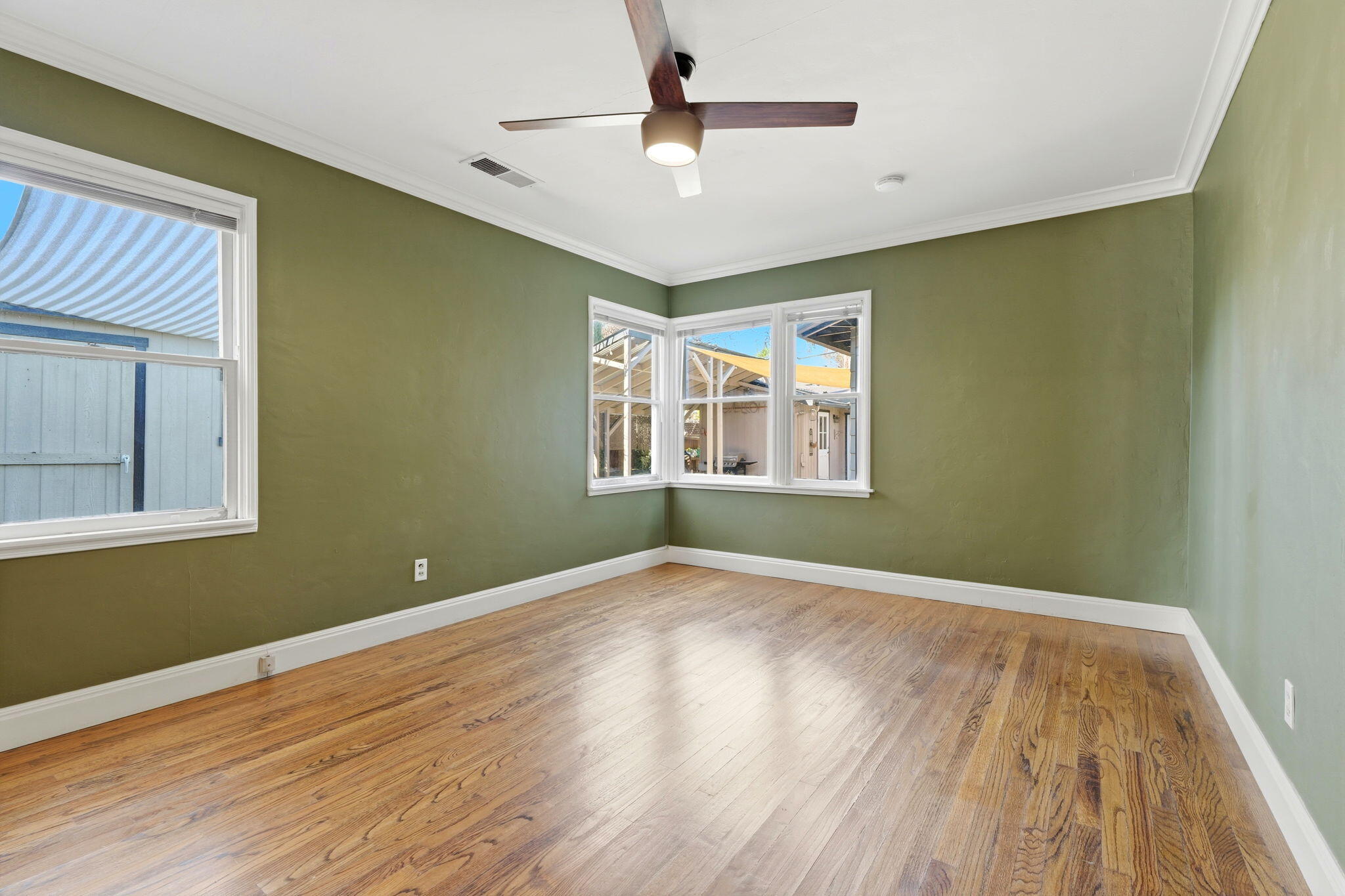 1708 W Myrtle Ave, Visalia, CA 93277