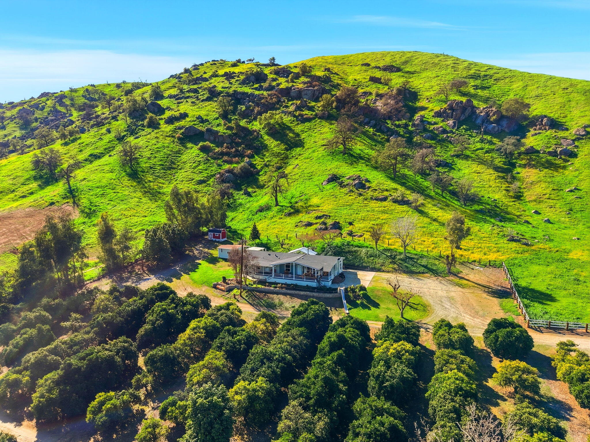 31967 Sierra Dr, Lemon Cove, CA 93244