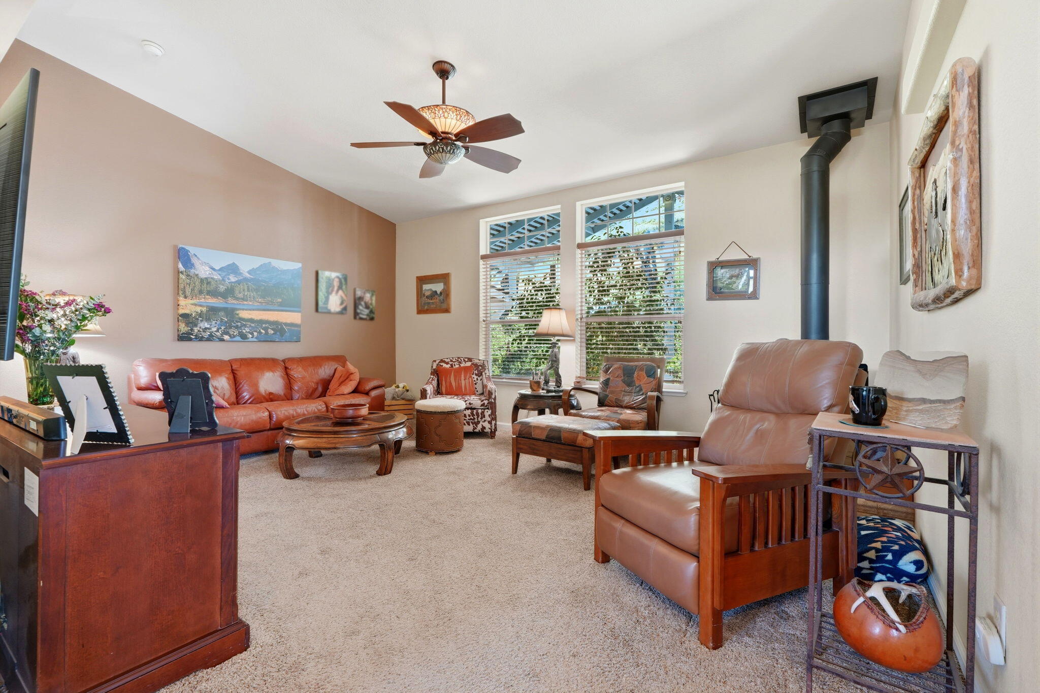 31967 Sierra Dr, Lemon Cove, CA 93244