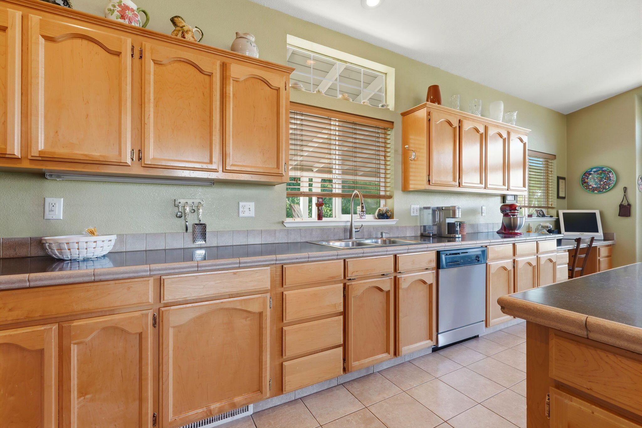 31967 Sierra Dr, Lemon Cove, CA 93244