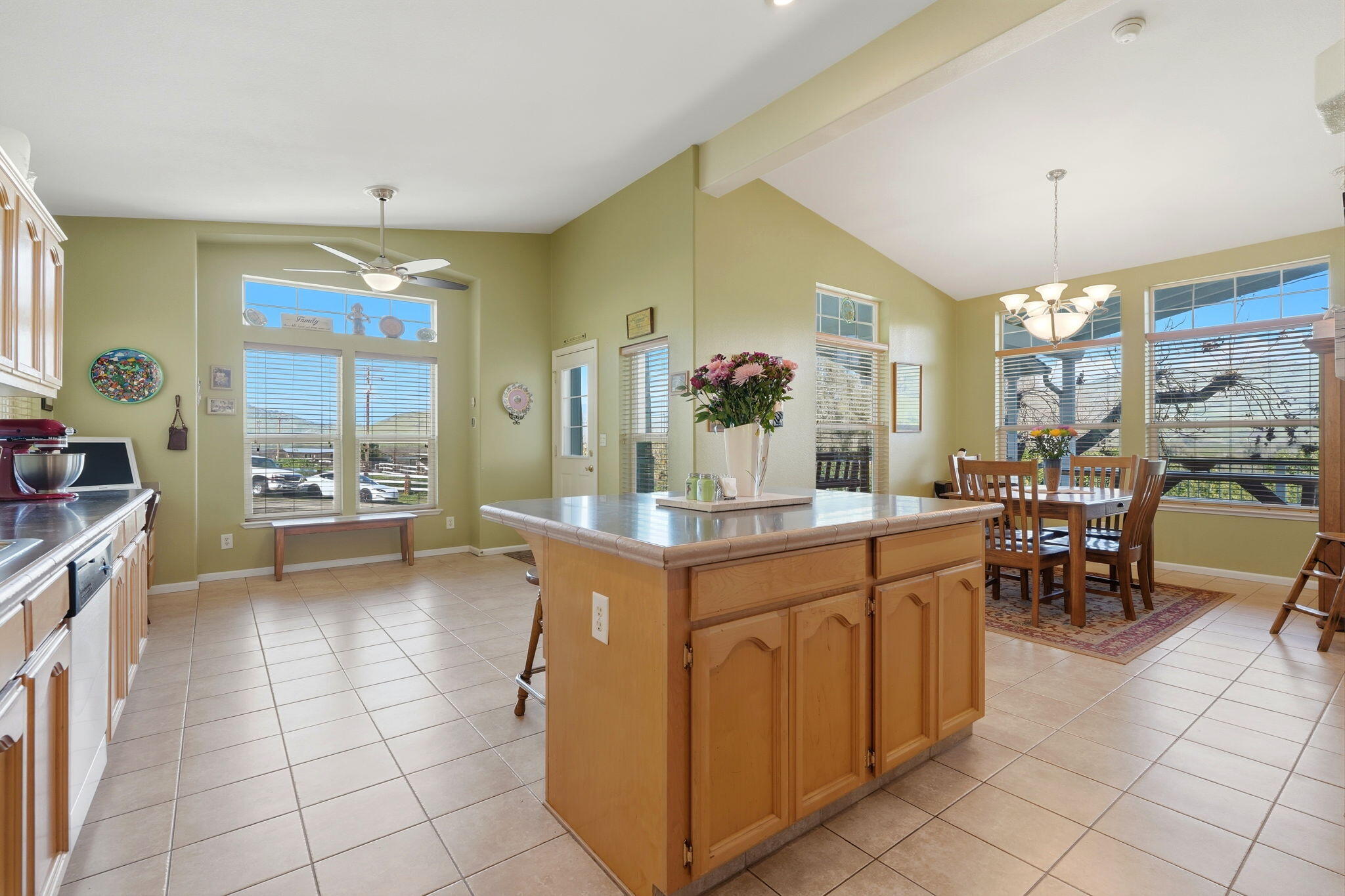 31967 Sierra Dr, Lemon Cove, CA 93244