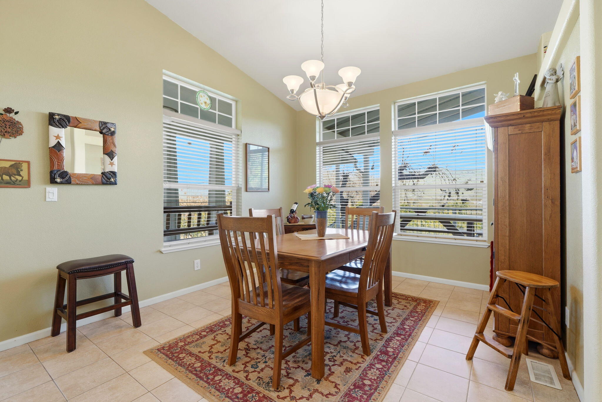 31967 Sierra Dr, Lemon Cove, CA 93244