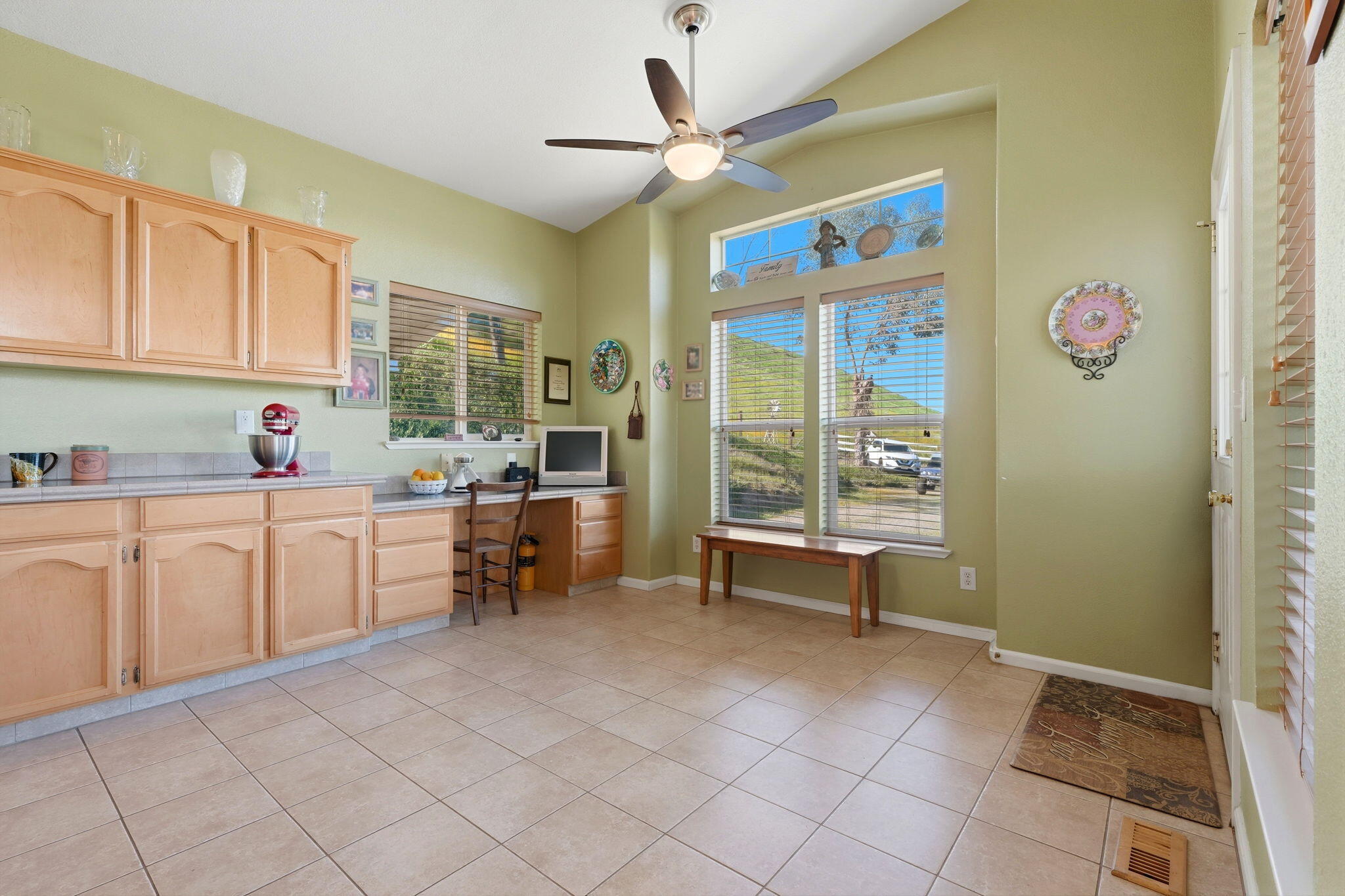 31967 Sierra Dr, Lemon Cove, CA 93244