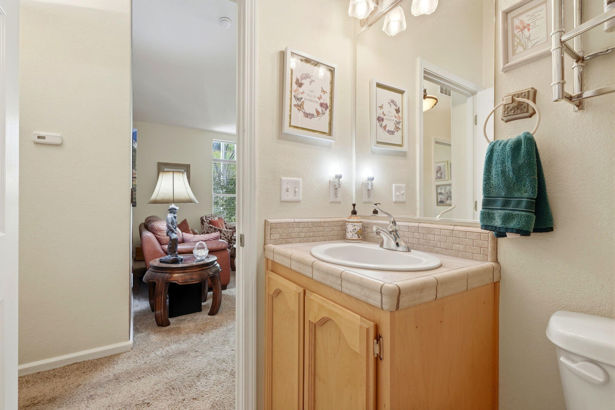 31967 Sierra Dr, Lemon Cove, CA 93244