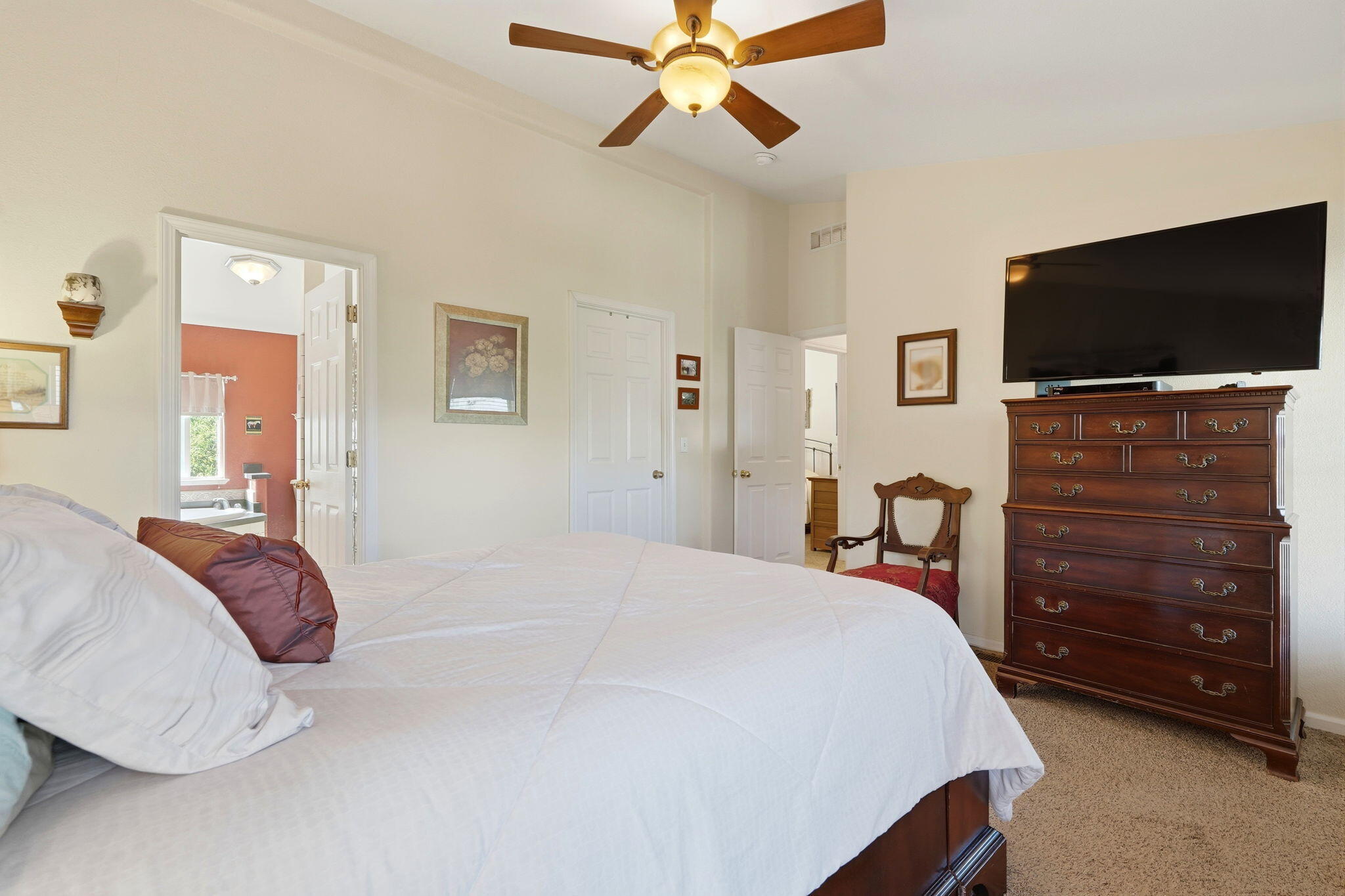 31967 Sierra Dr, Lemon Cove, CA 93244