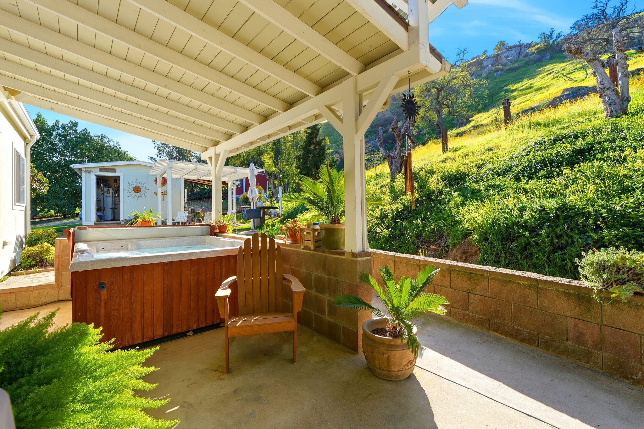 31967 Sierra Dr, Lemon Cove, CA 93244