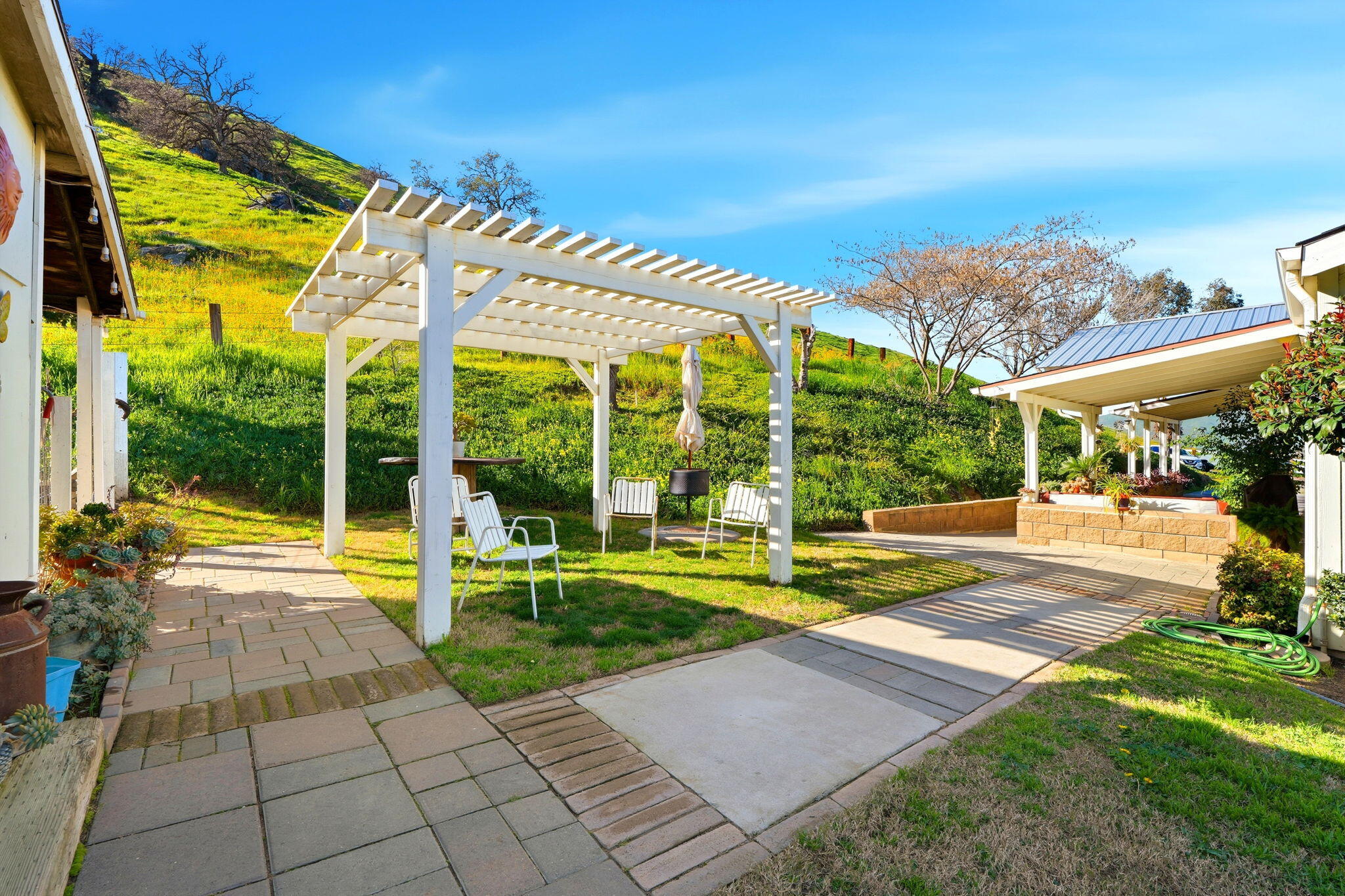 31967 Sierra Dr, Lemon Cove, CA 93244