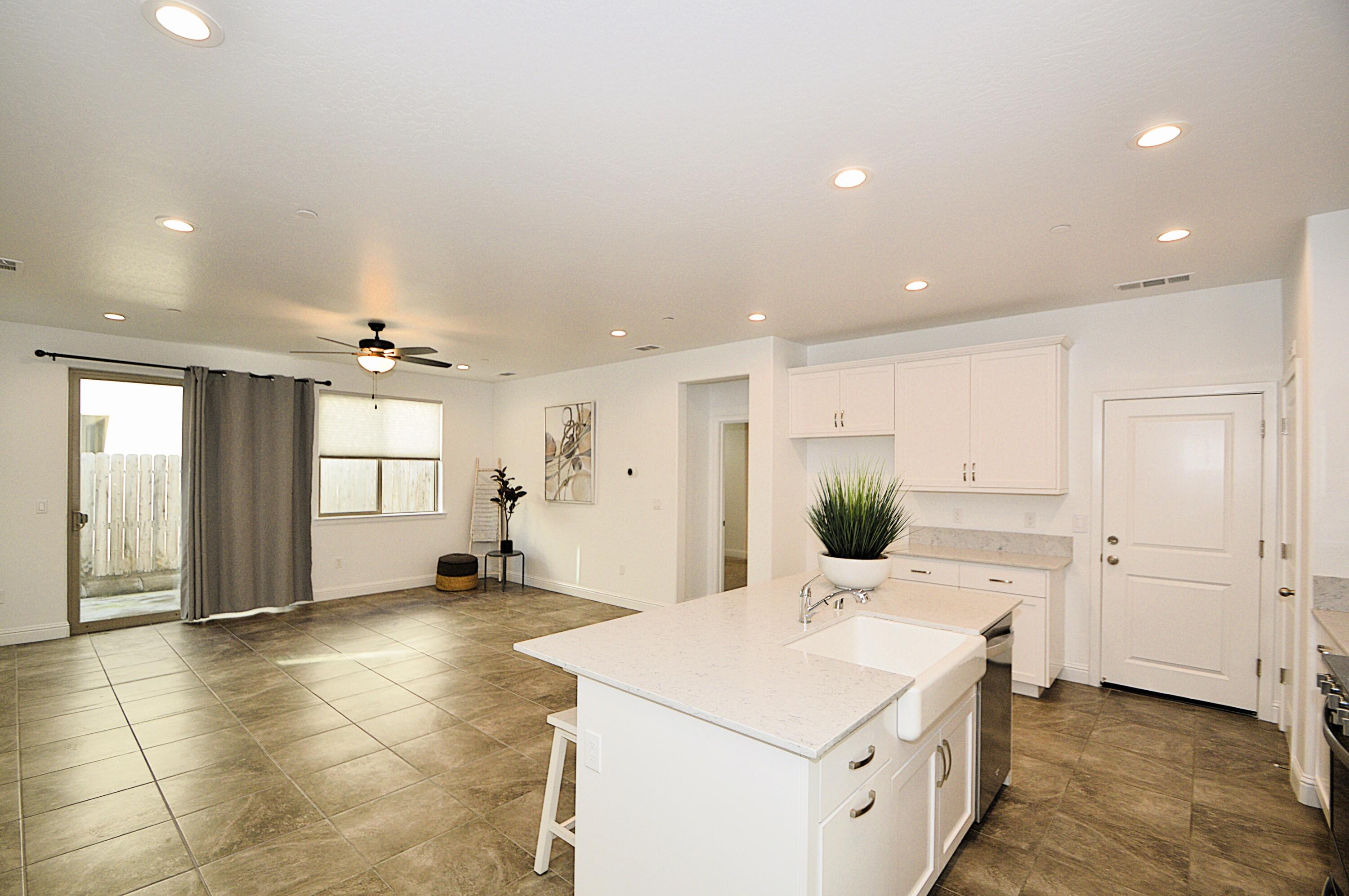 3412 W Venice Ave, Visalia, CA 93277