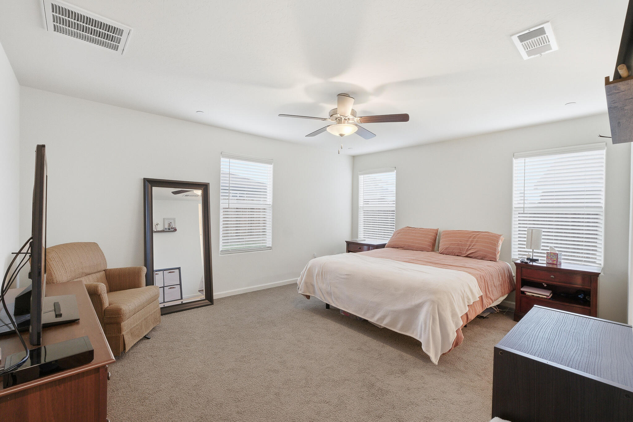 2340 Beth Page Ave, Tulare, CA 93274