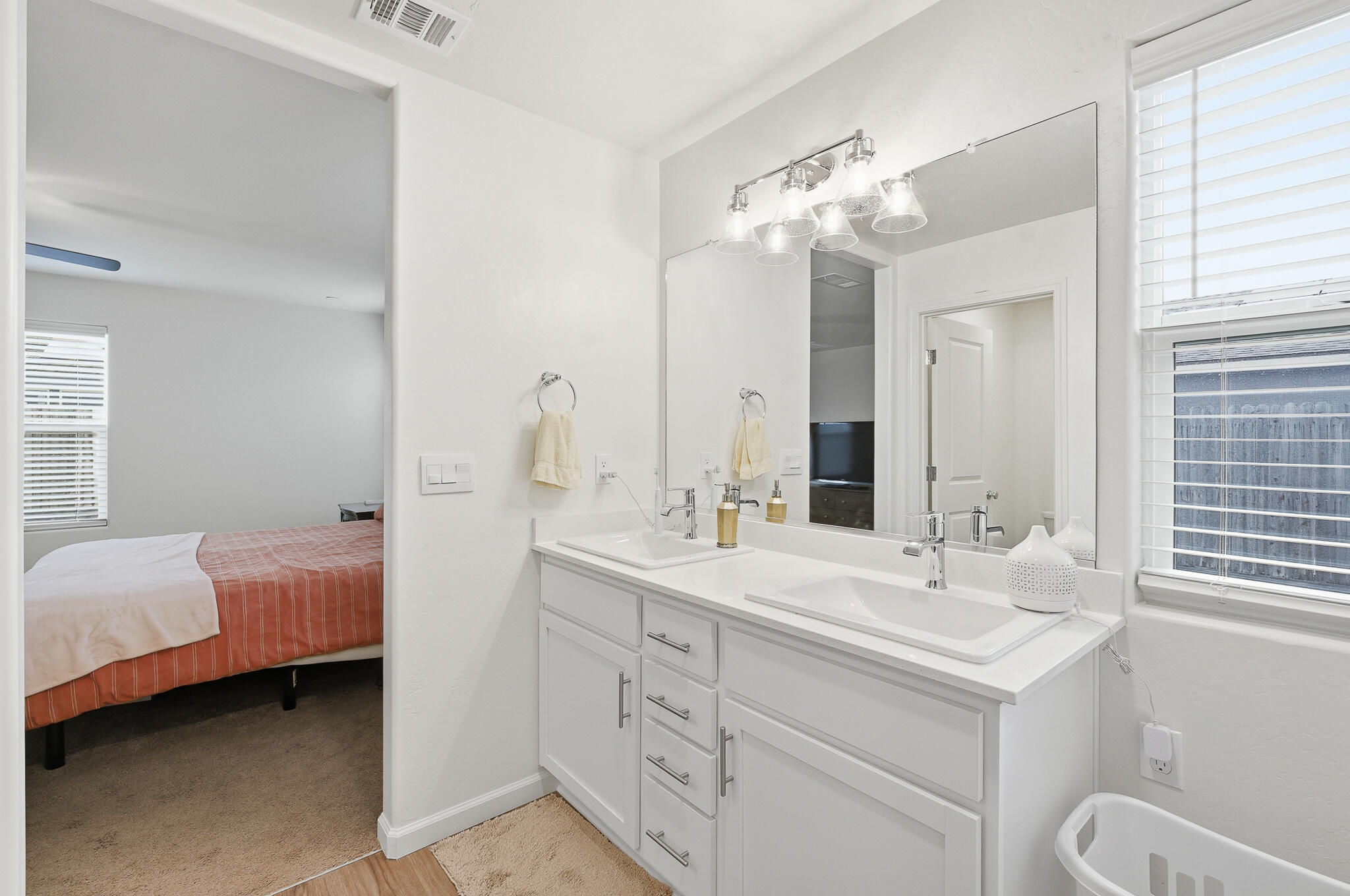 2340 Beth Page Ave, Tulare, CA 93274