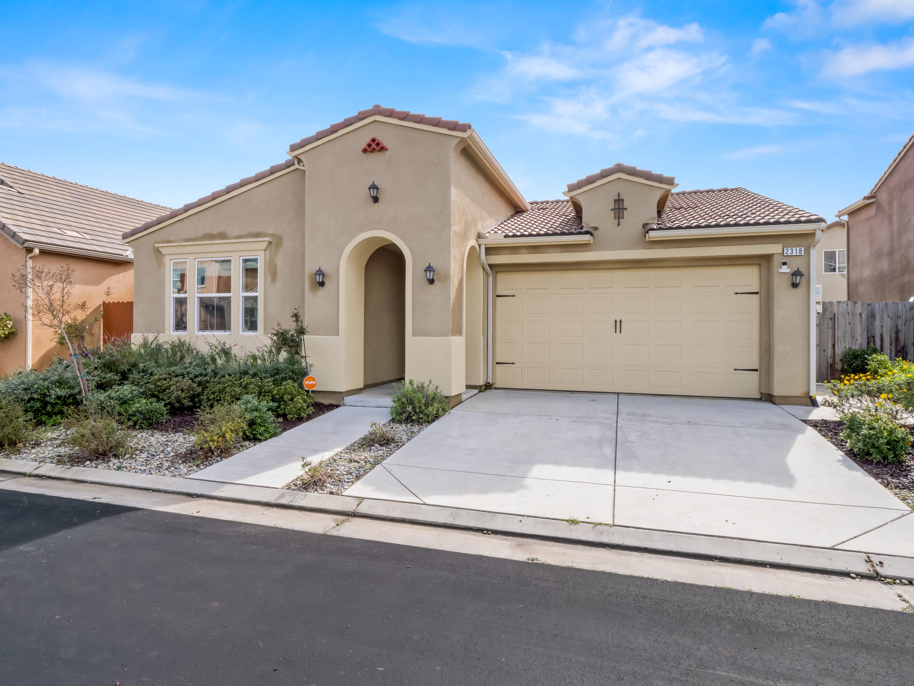 2318 Lombard Ln, Clovis, CA 93611