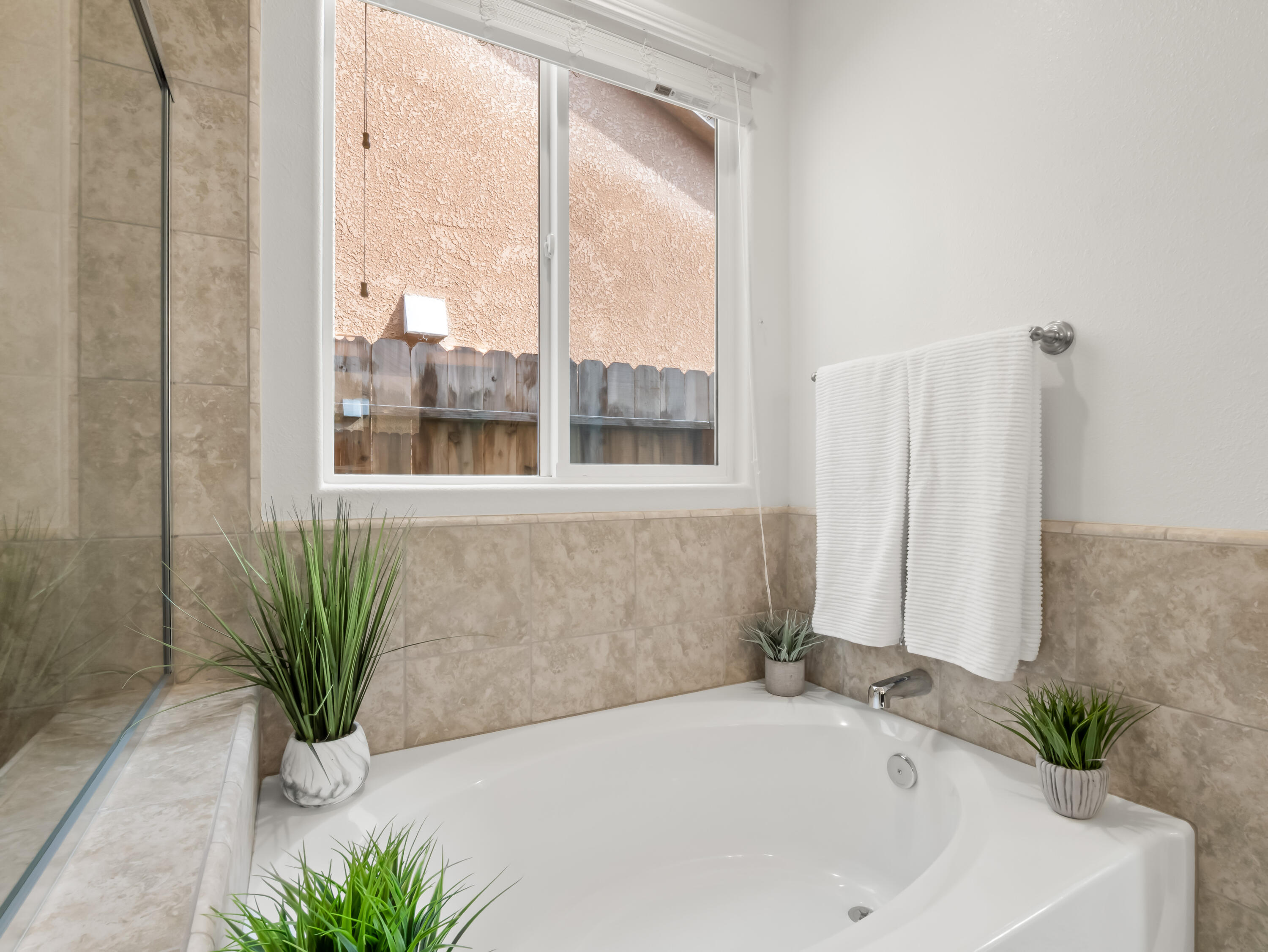 2318 Lombard Ln, Clovis, CA 93611