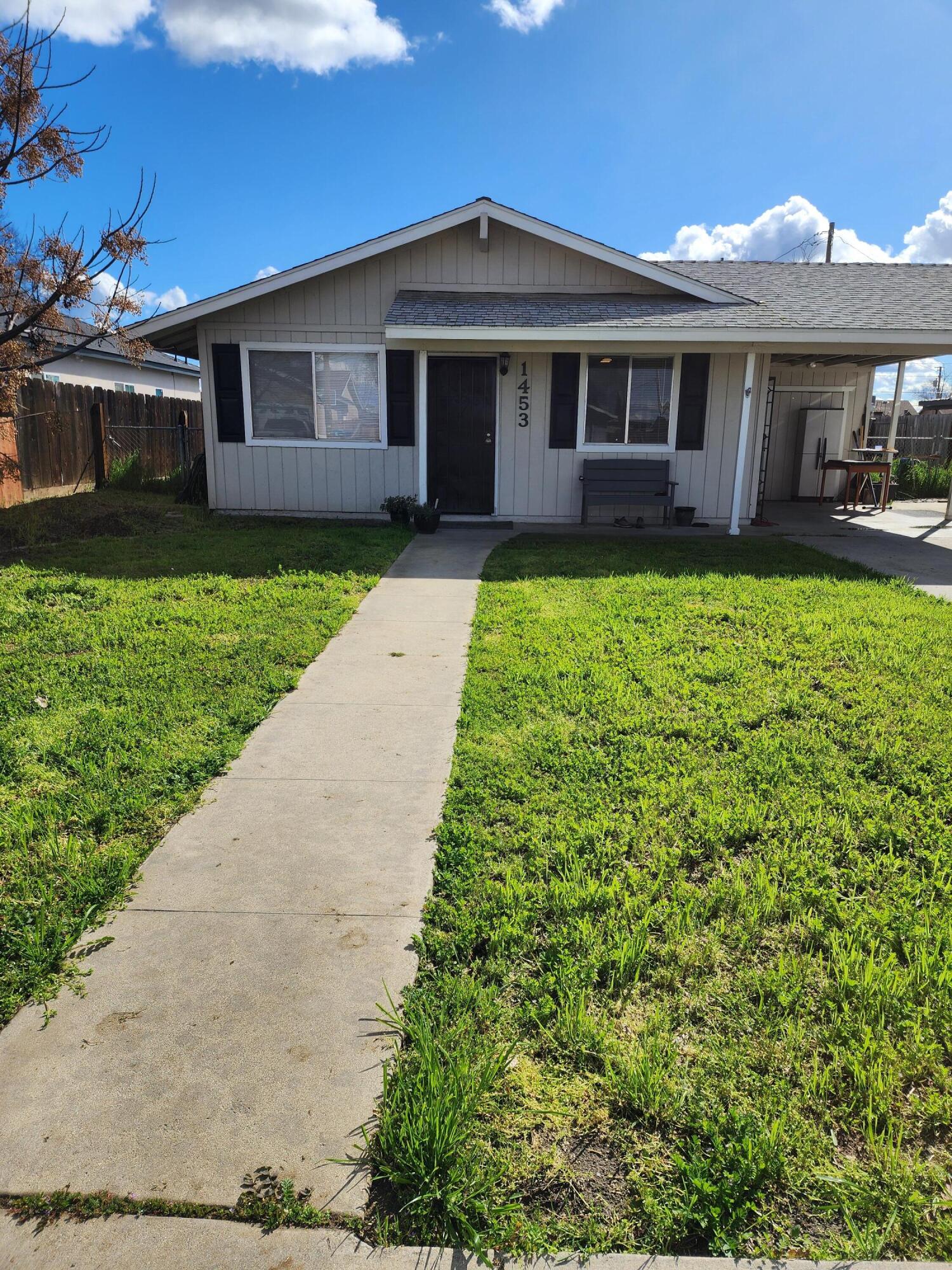 1453 E Sonora Ave, Tulare, CA 93274