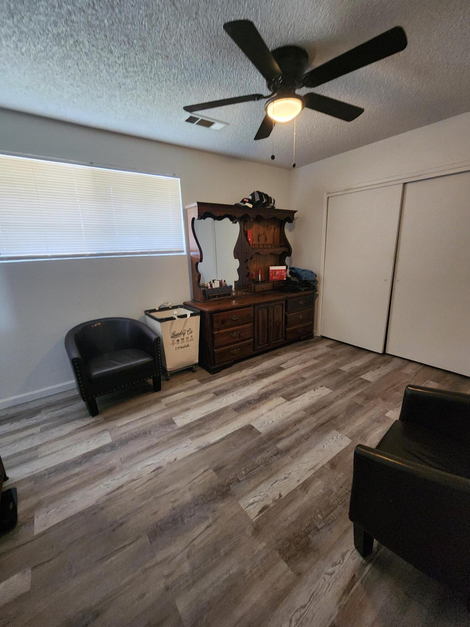 1453 E Sonora Ave, Tulare, CA 93274