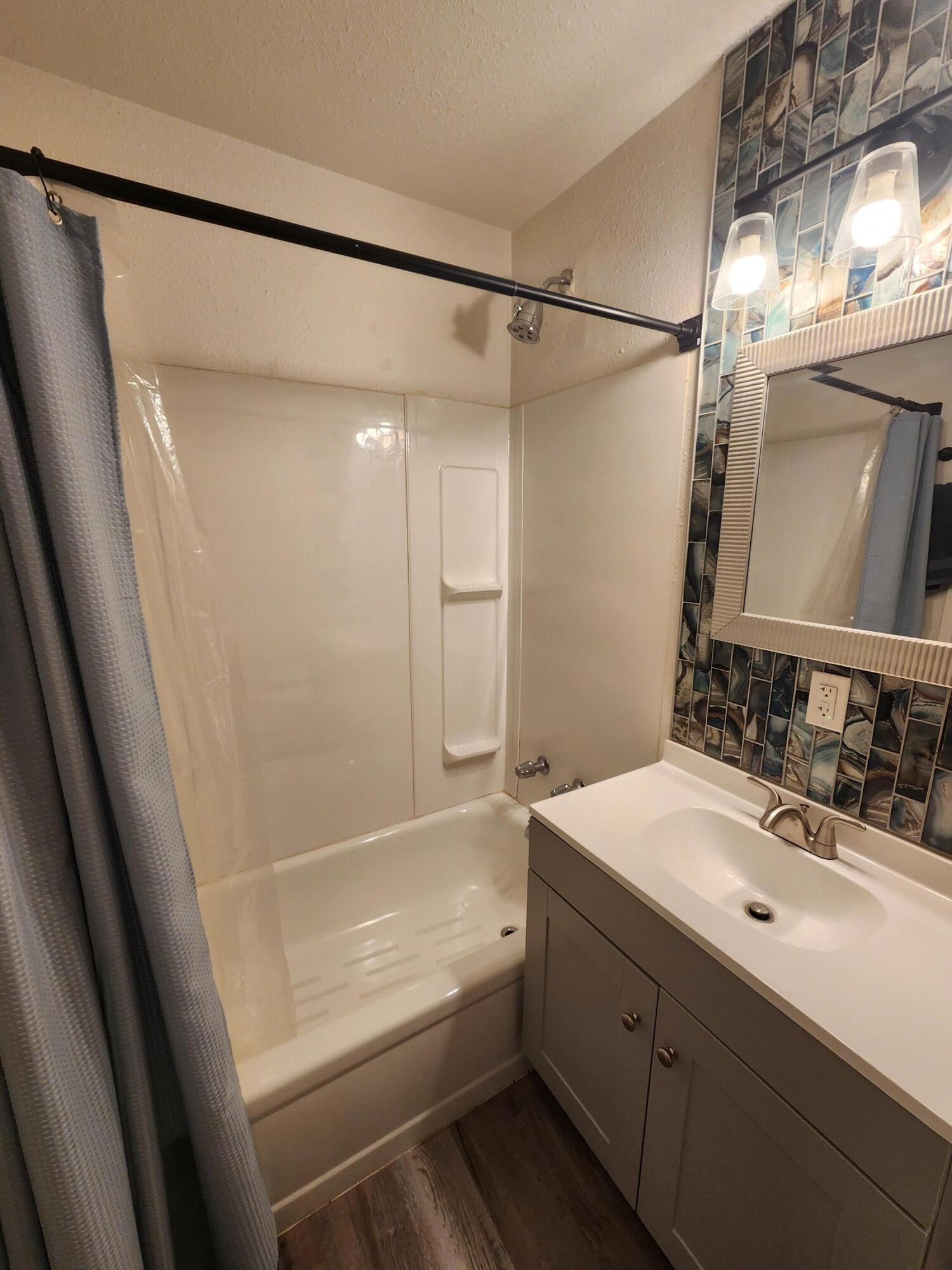 1453 E Sonora Ave, Tulare, CA 93274