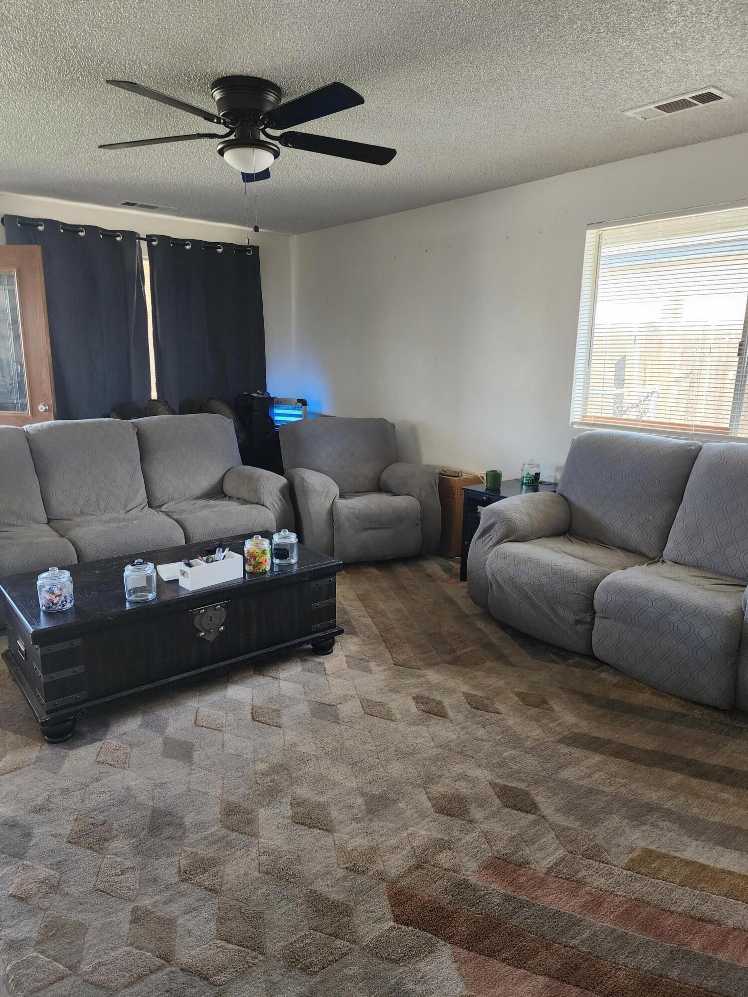 1453 E Sonora Ave, Tulare, CA 93274