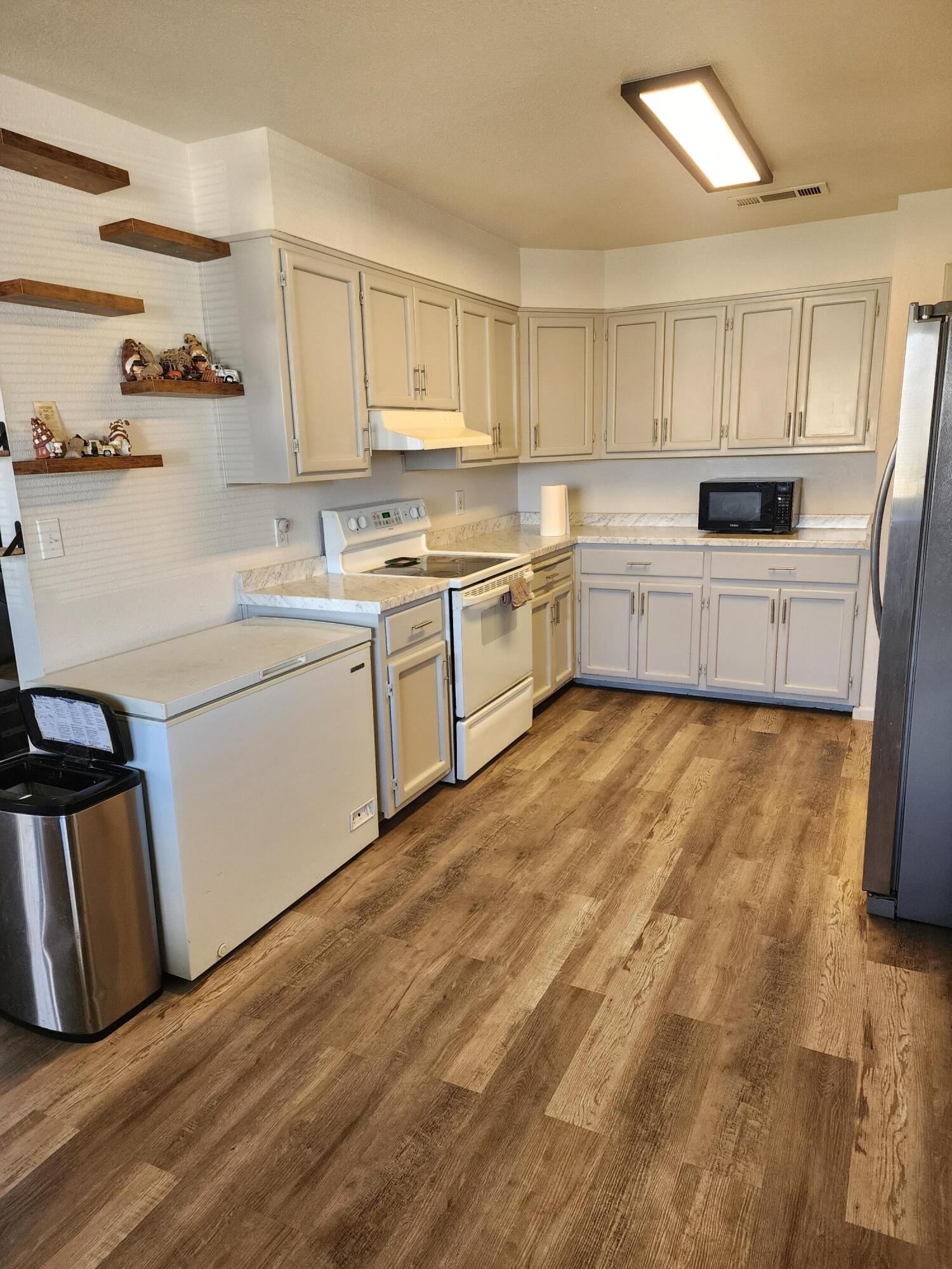 1453 E Sonora Ave, Tulare, CA 93274