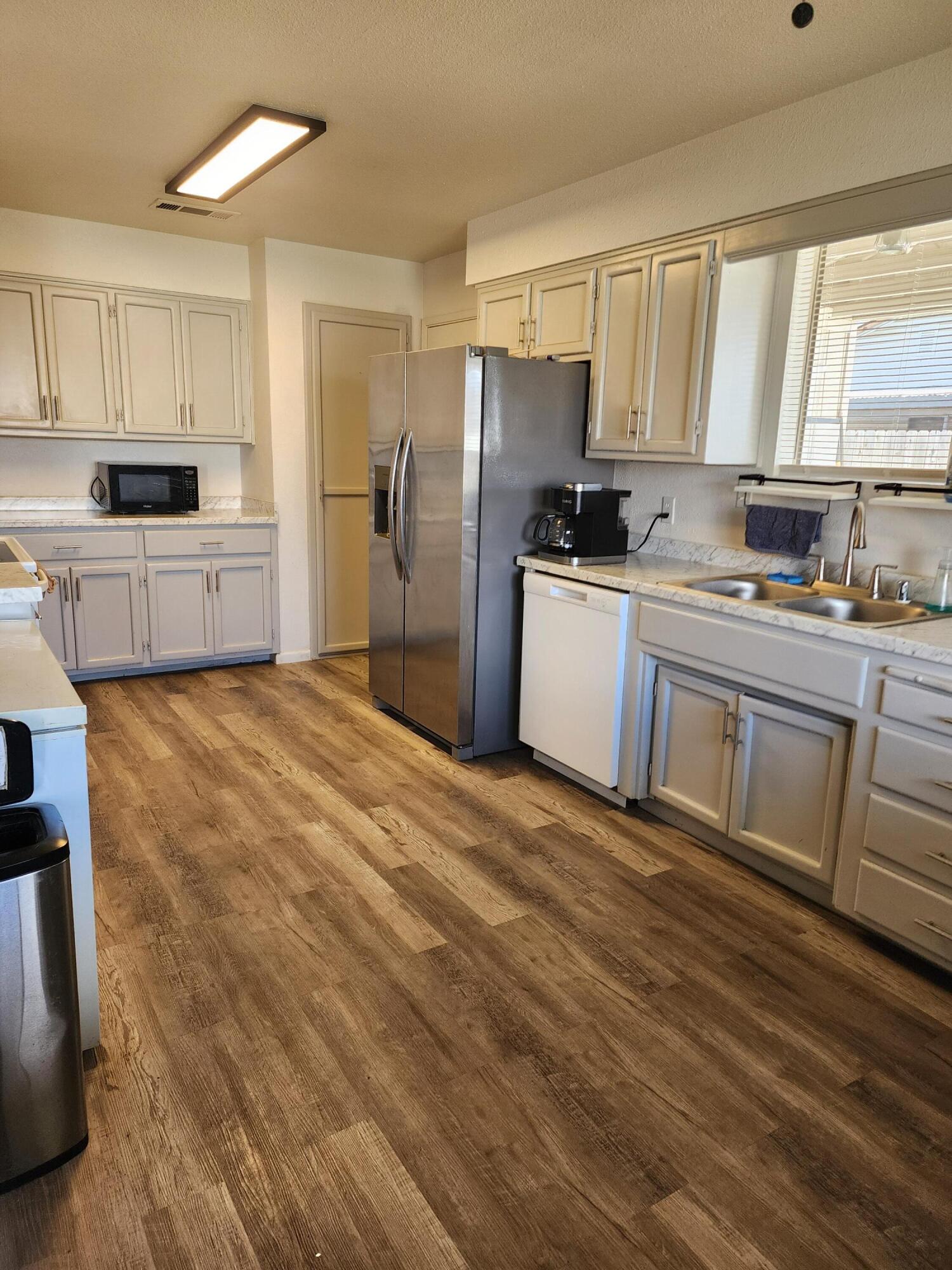 1453 E Sonora Ave, Tulare, CA 93274