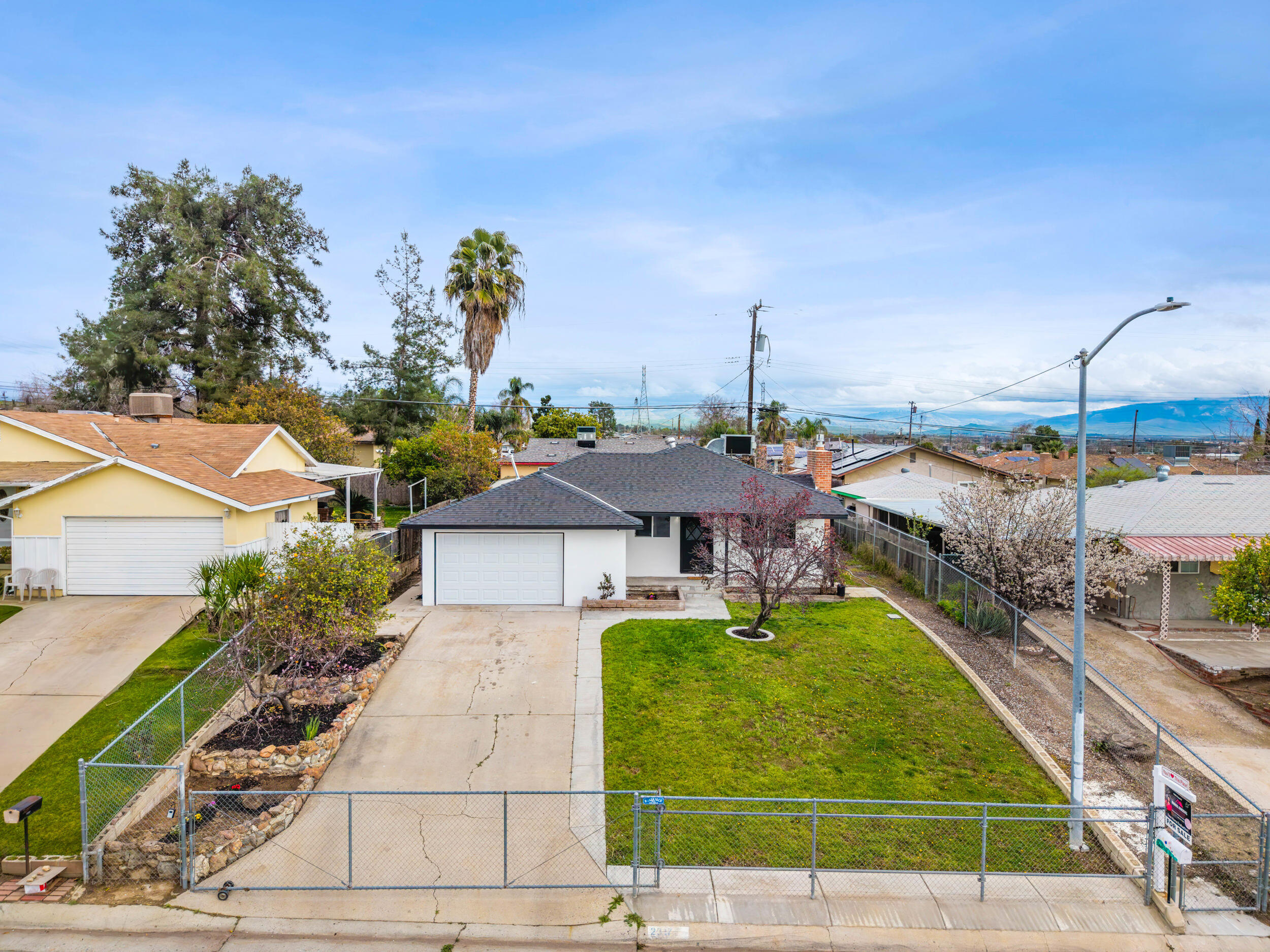 2317 Lynwood St, Bakersfield, CA 93306