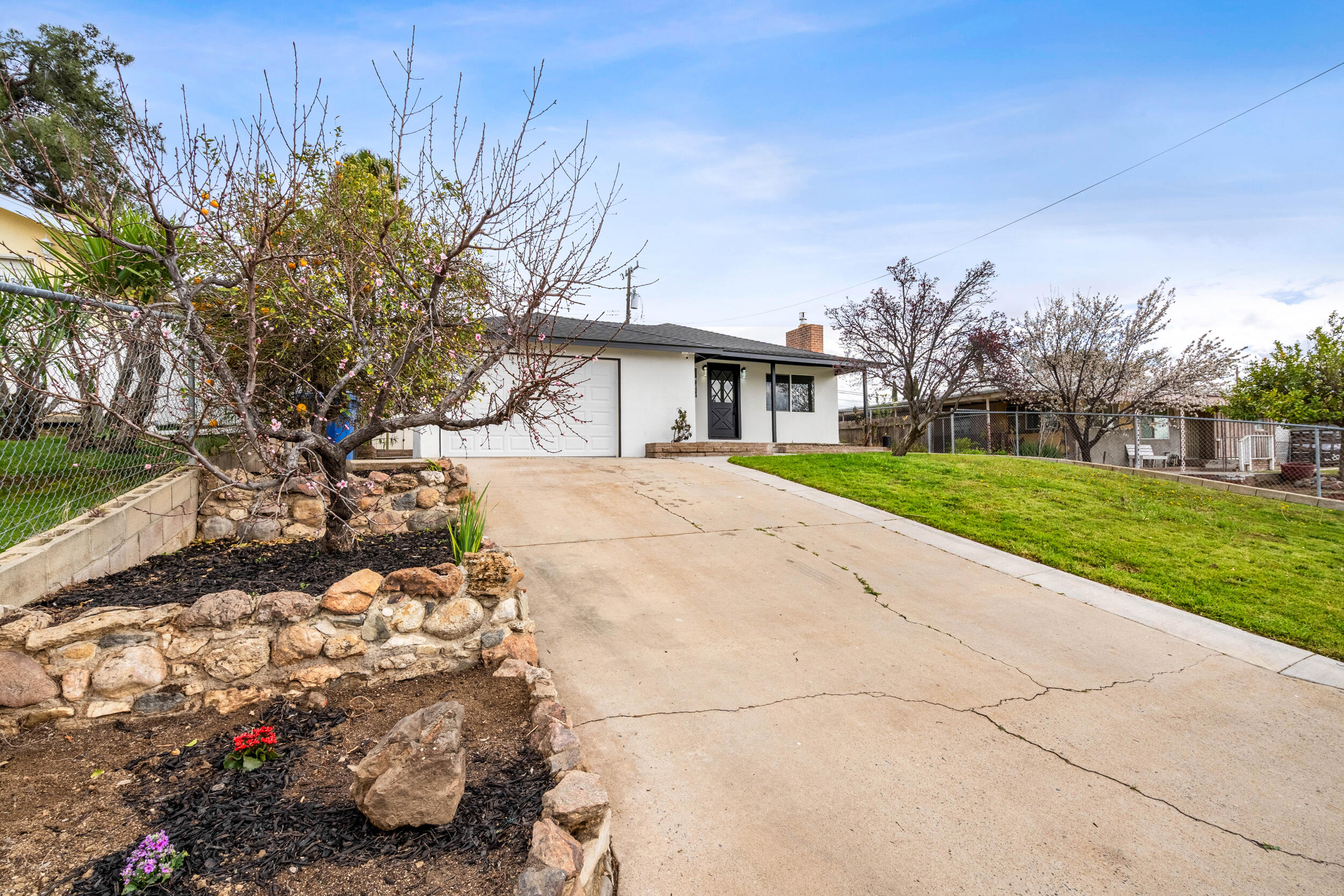 2317 Lynwood St, Bakersfield, CA 93306