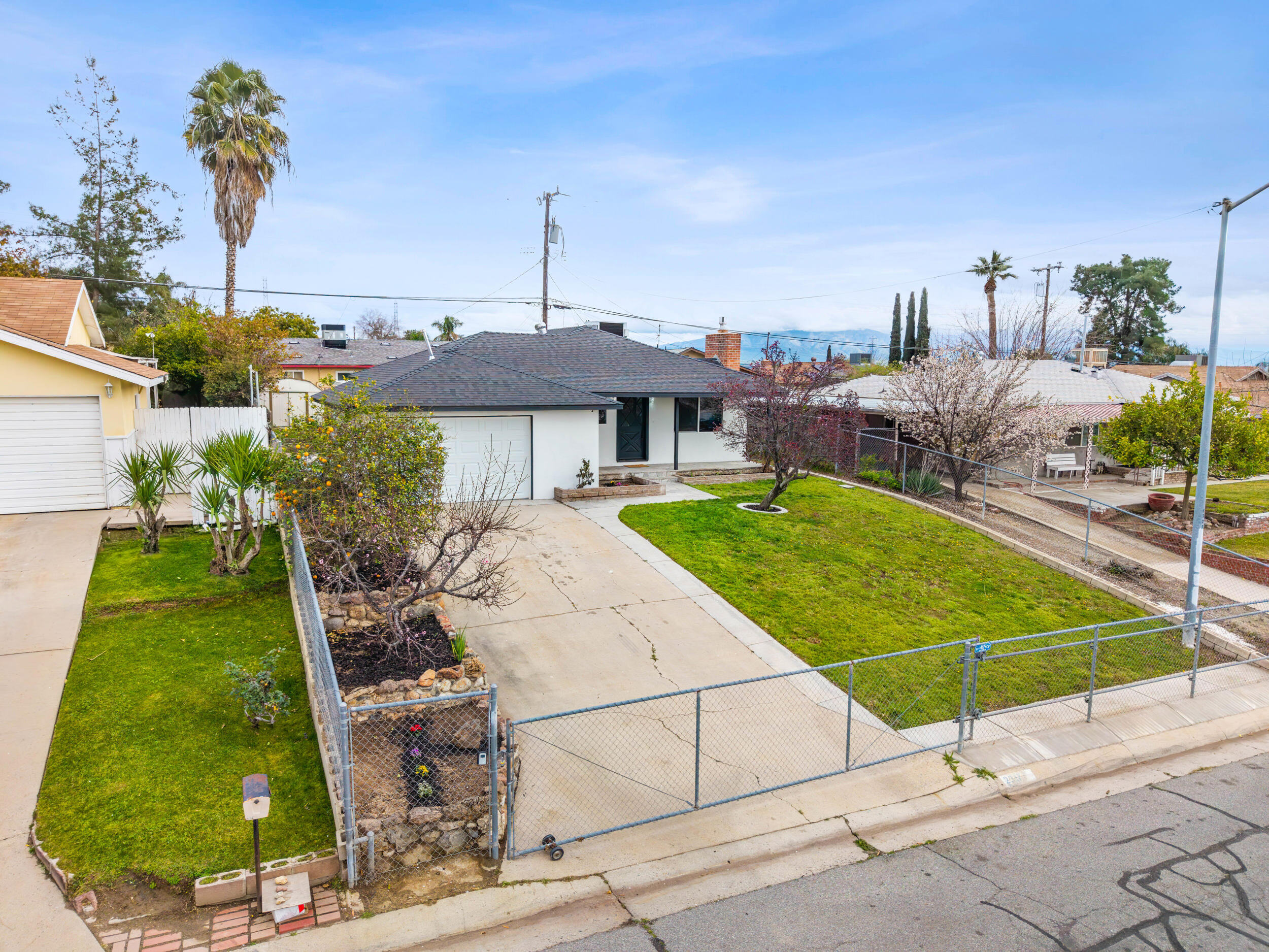 2317 Lynwood St, Bakersfield, CA 93306