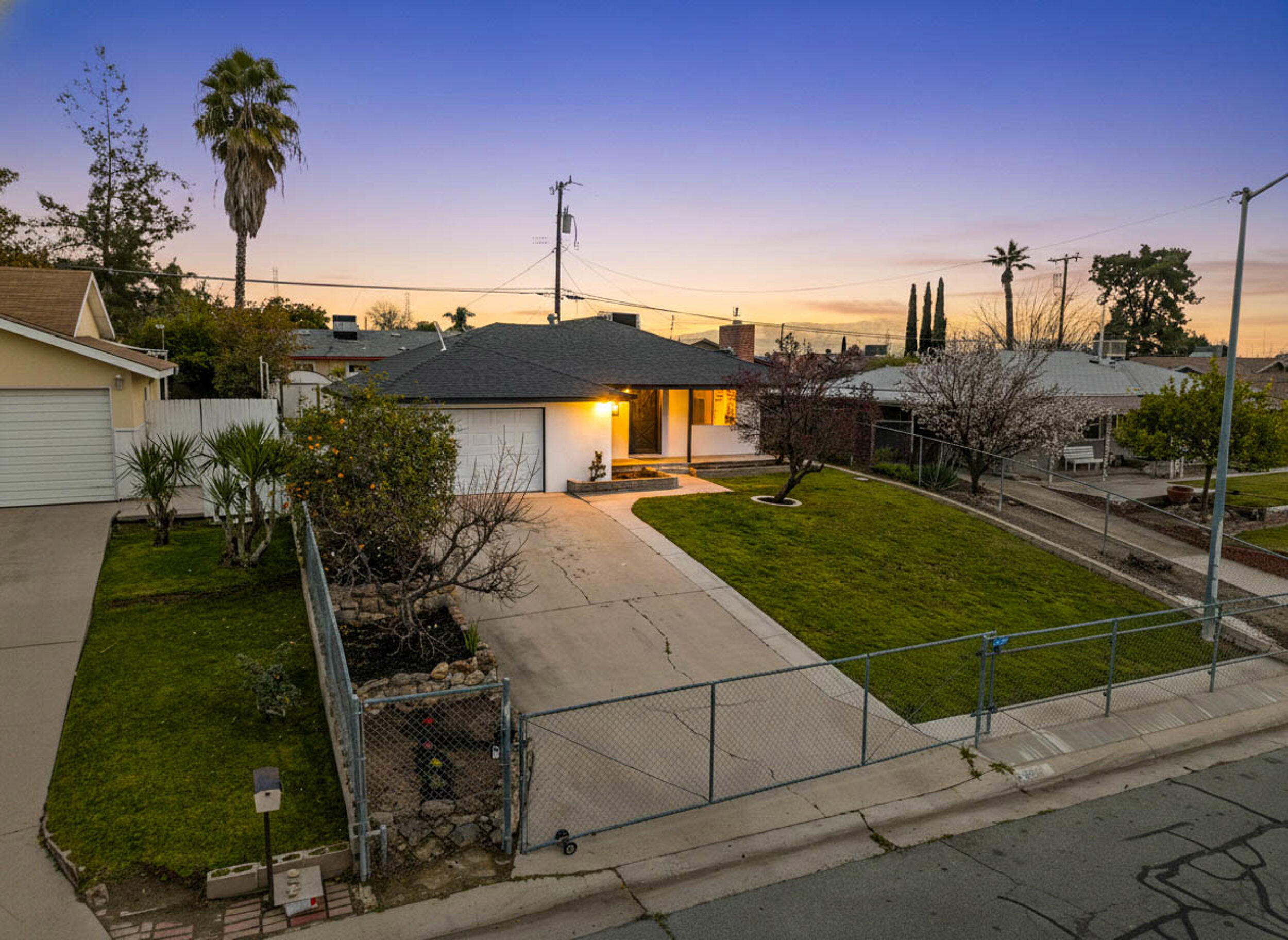 2317 Lynwood St, Bakersfield, CA 93306