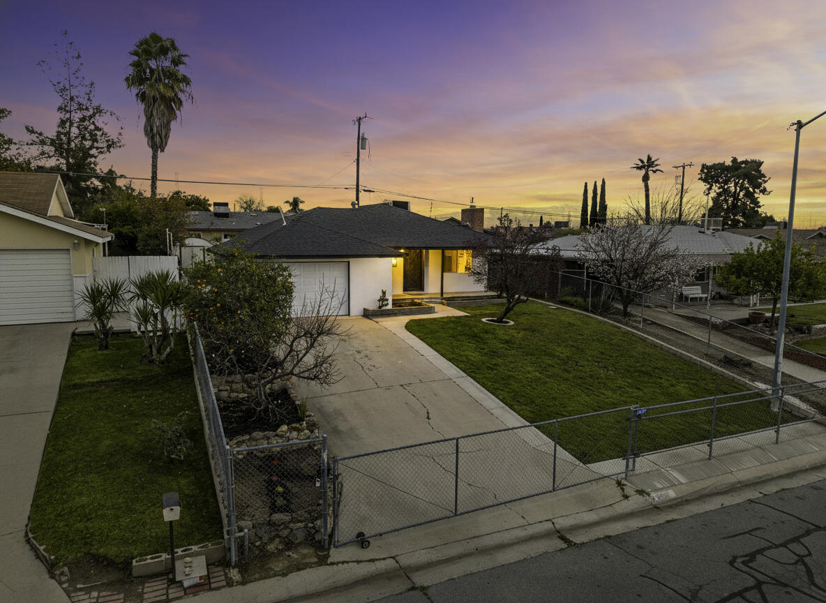 2317 Lynwood St, Bakersfield, CA 93306