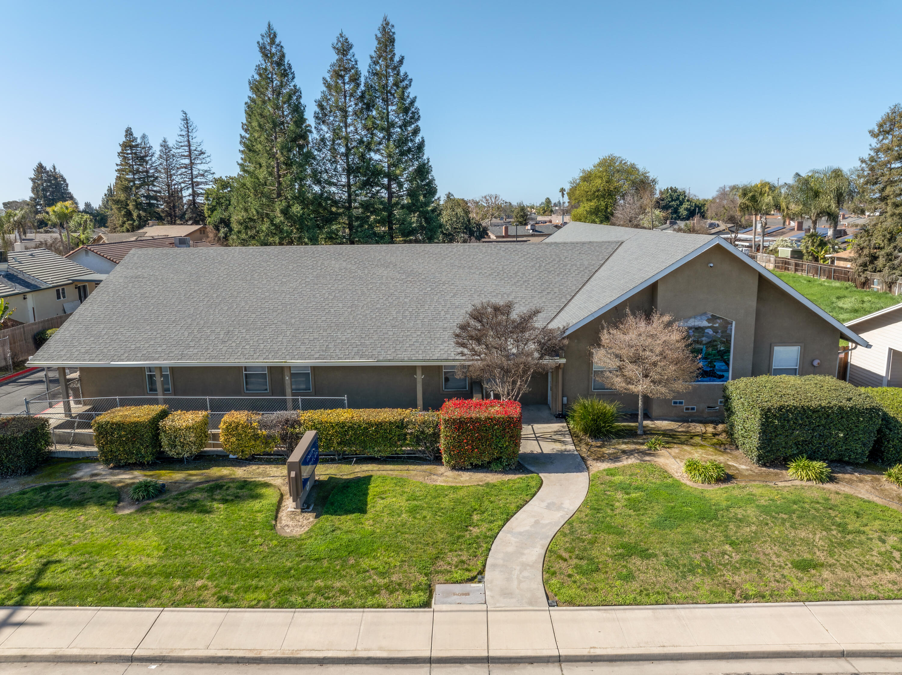2127 S Giddings St, Visalia, CA 93277