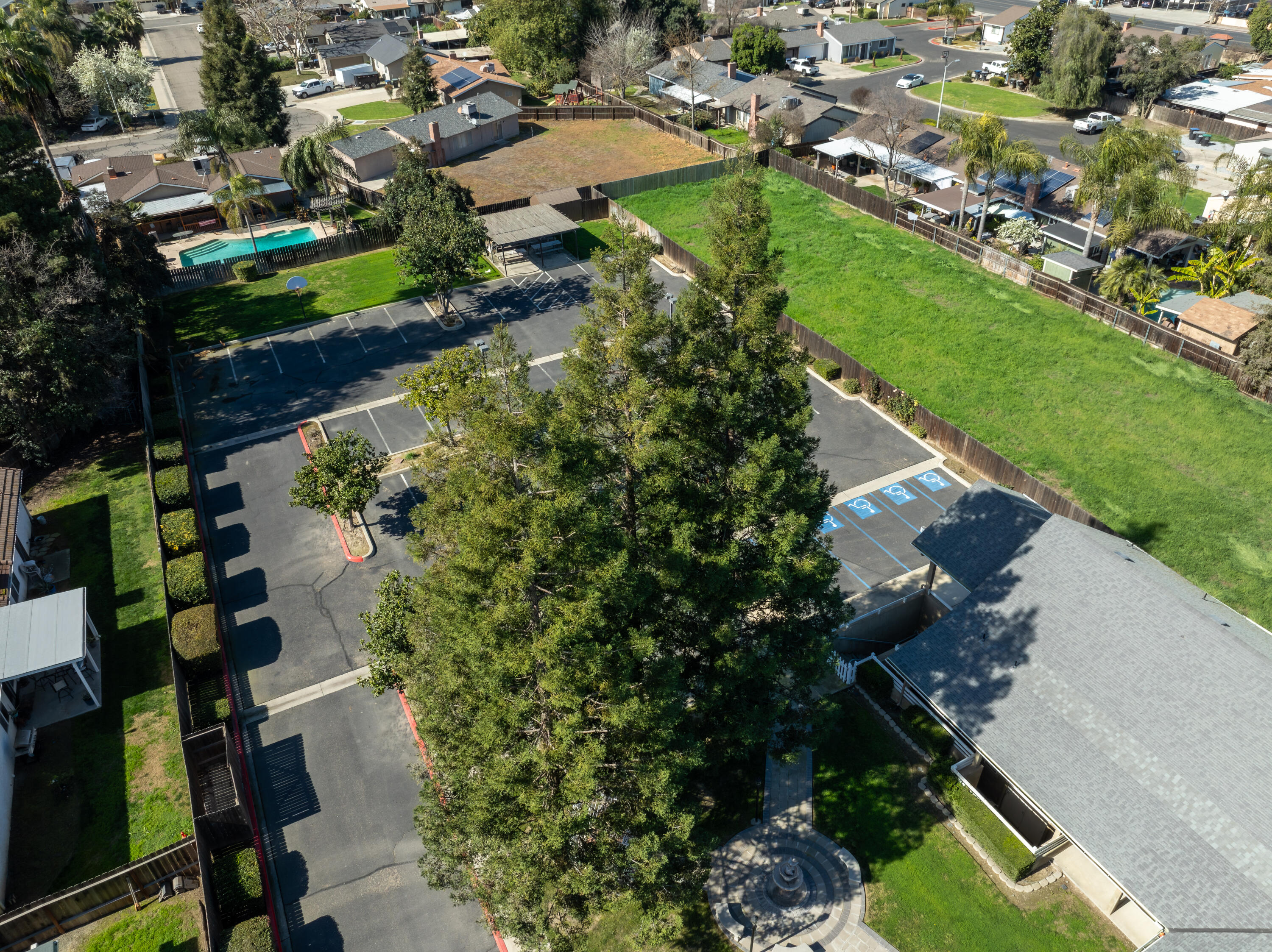 2127 S Giddings St, Visalia, CA 93277