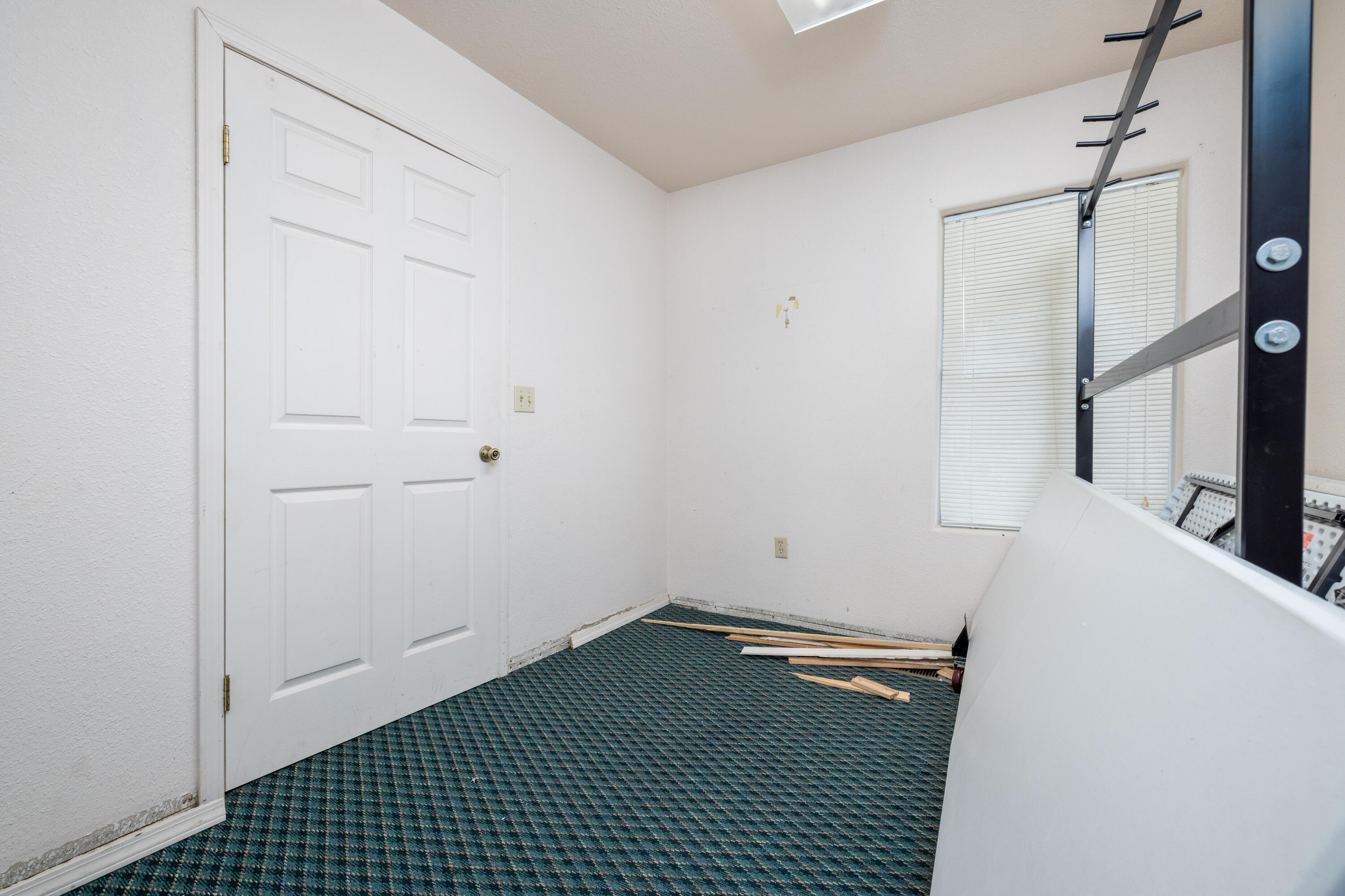 2127 S Giddings St, Visalia, CA 93277