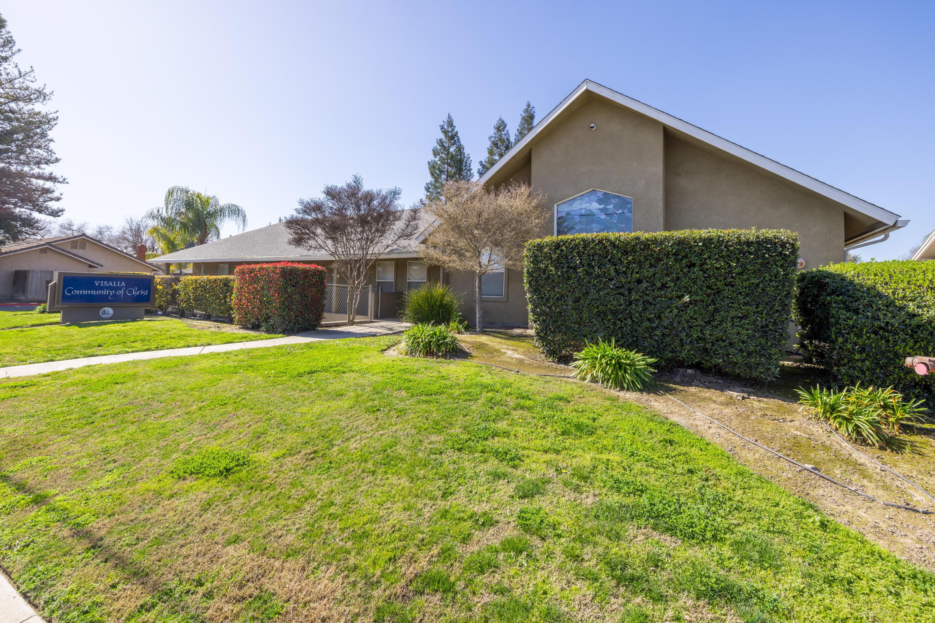 2127 S Giddings St, Visalia, CA 93277