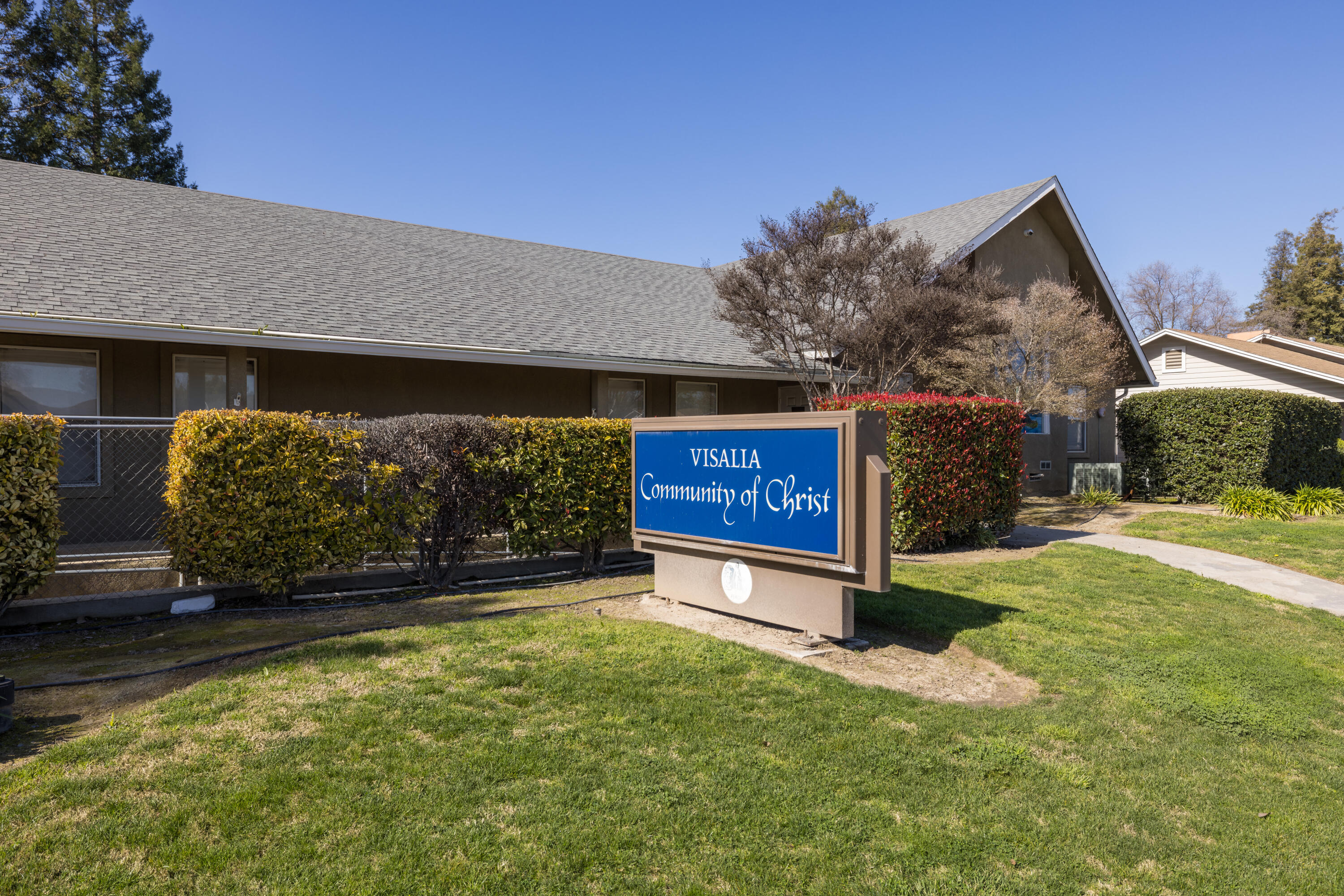 2127 S Giddings St, Visalia, CA 93277