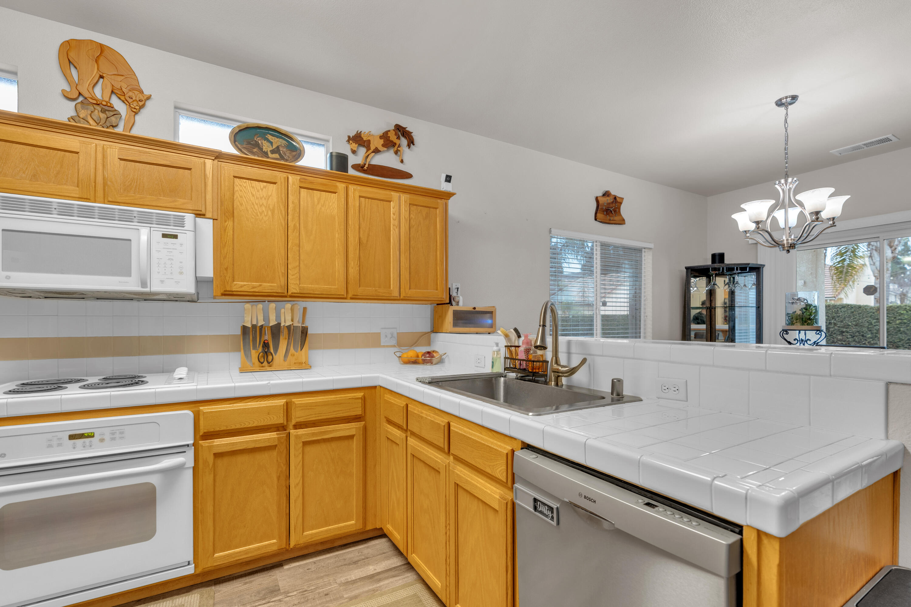 2949 E Palisade Dr, Fresno, CA 93720