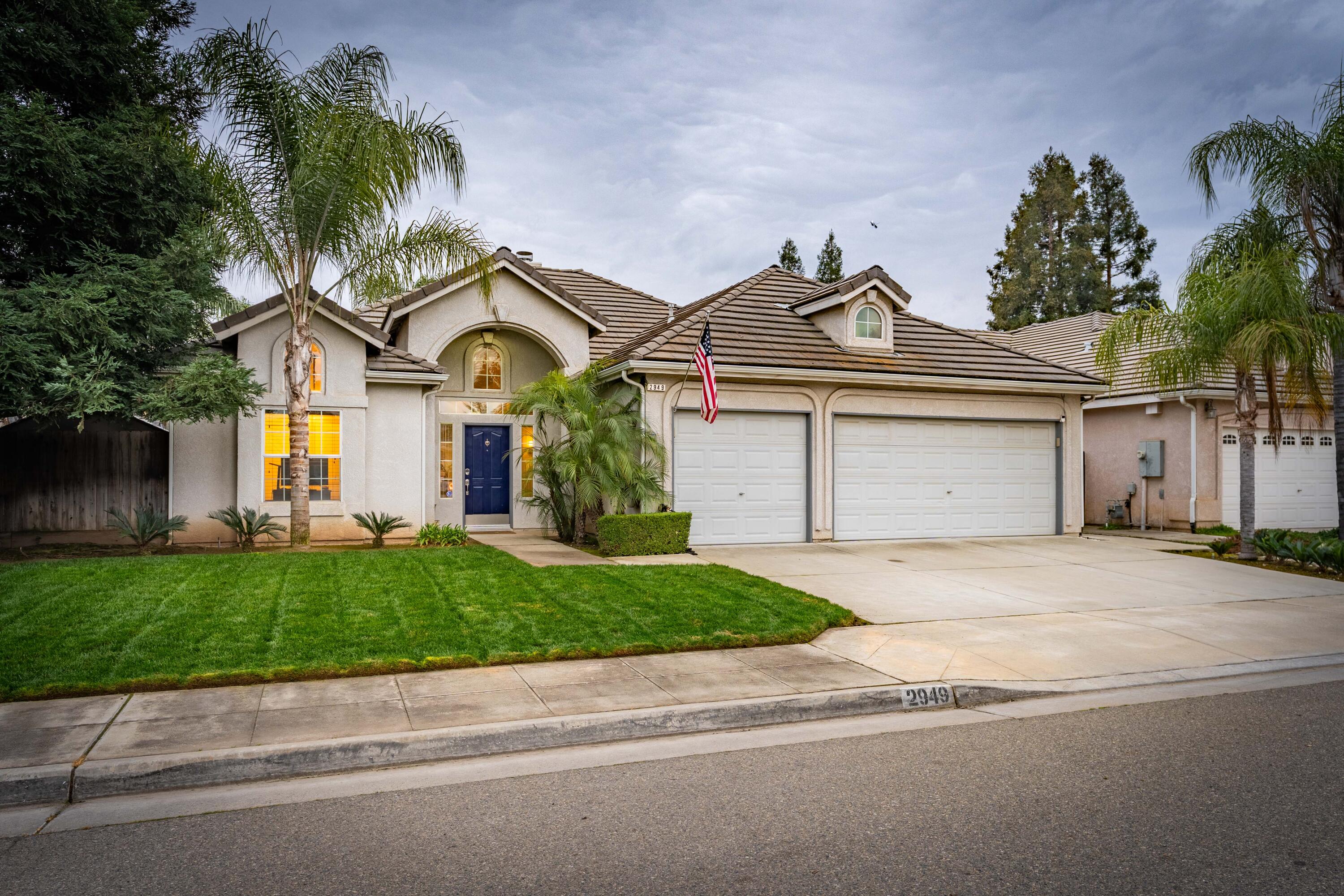 2949 E Palisade Dr, Fresno, CA 93720