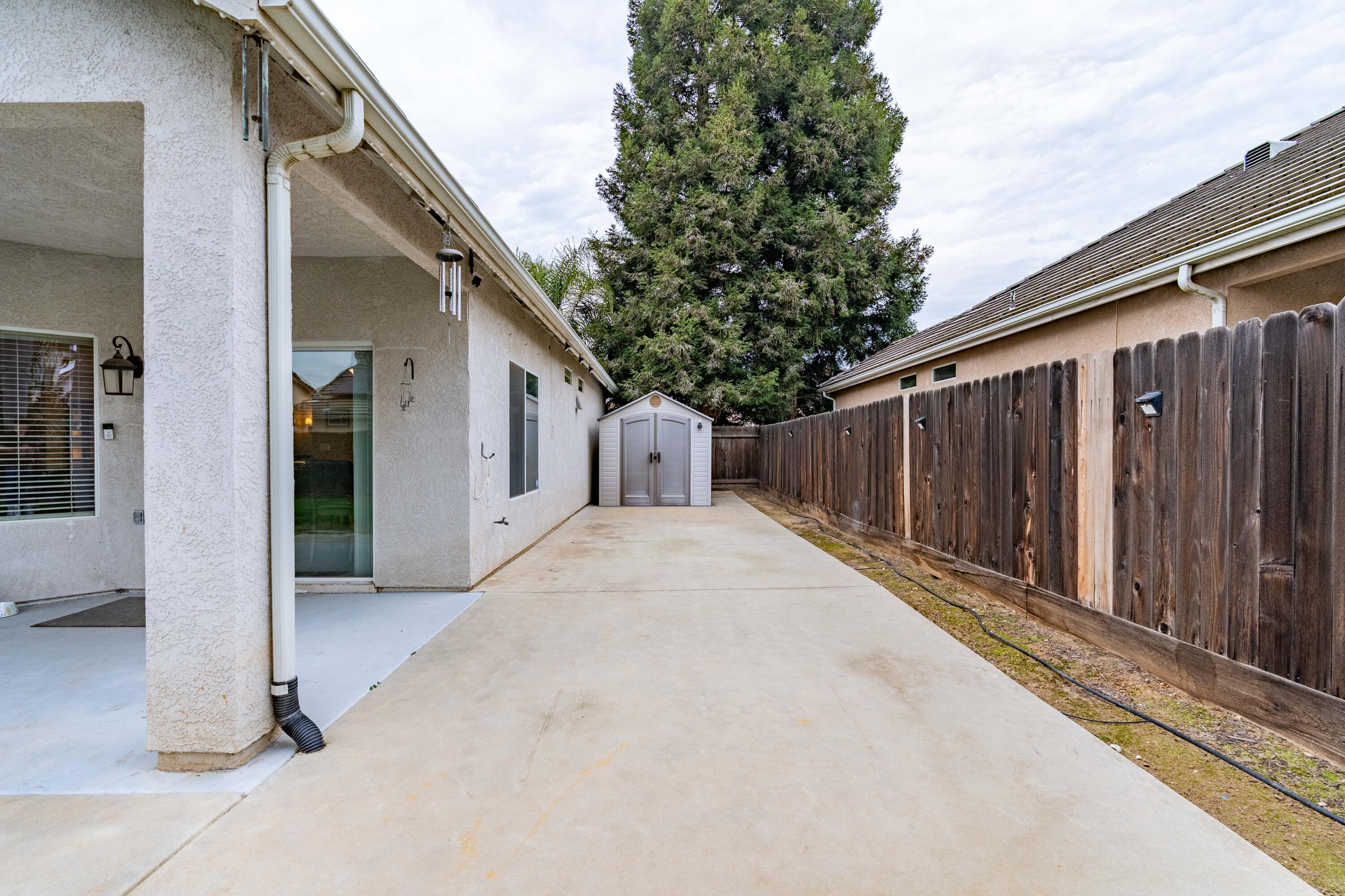 2949 E Palisade Dr, Fresno, CA 93720