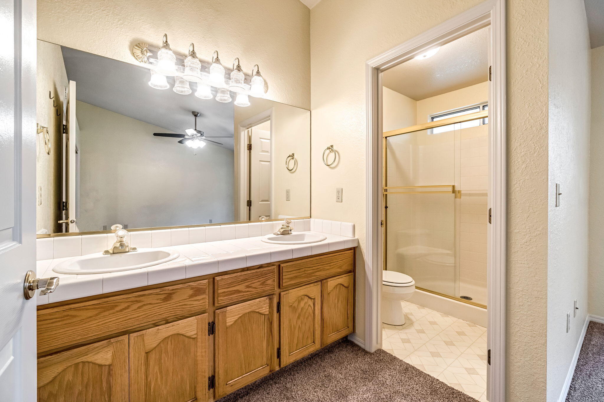 3632 E Willow Ct, Visalia, CA 93292