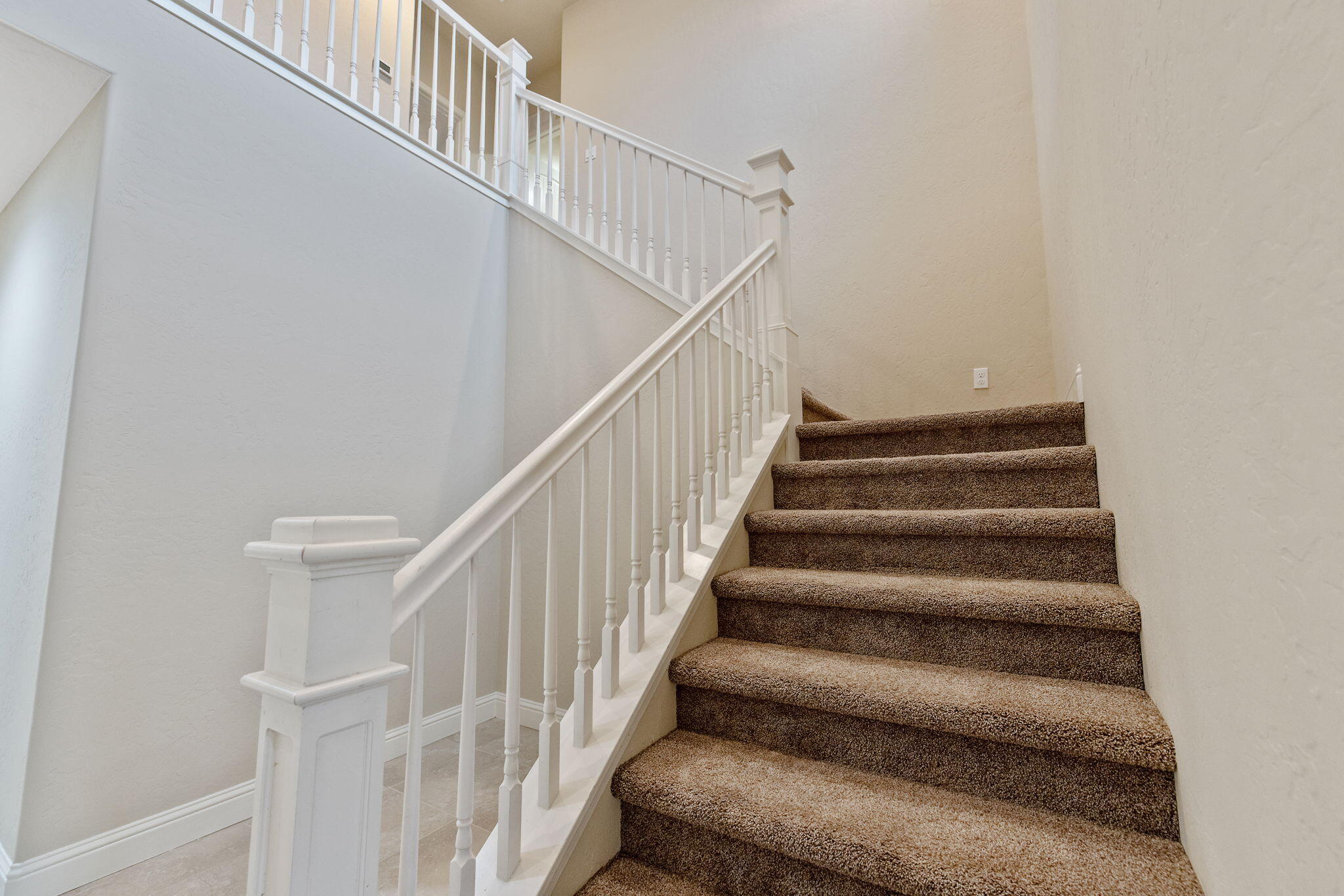 1923 W Humboldt Dr, Hanford, CA 93230