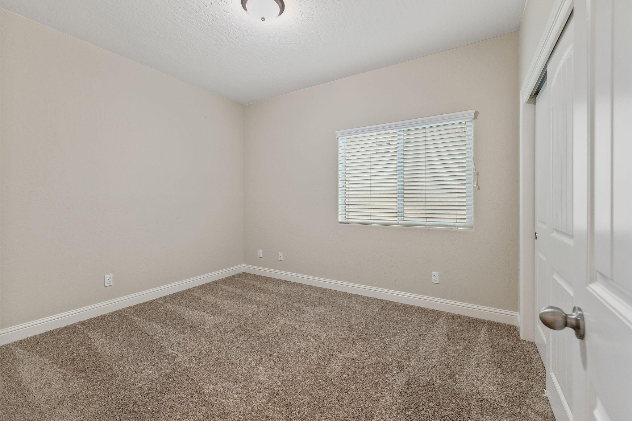 1923 W Humboldt Dr, Hanford, CA 93230