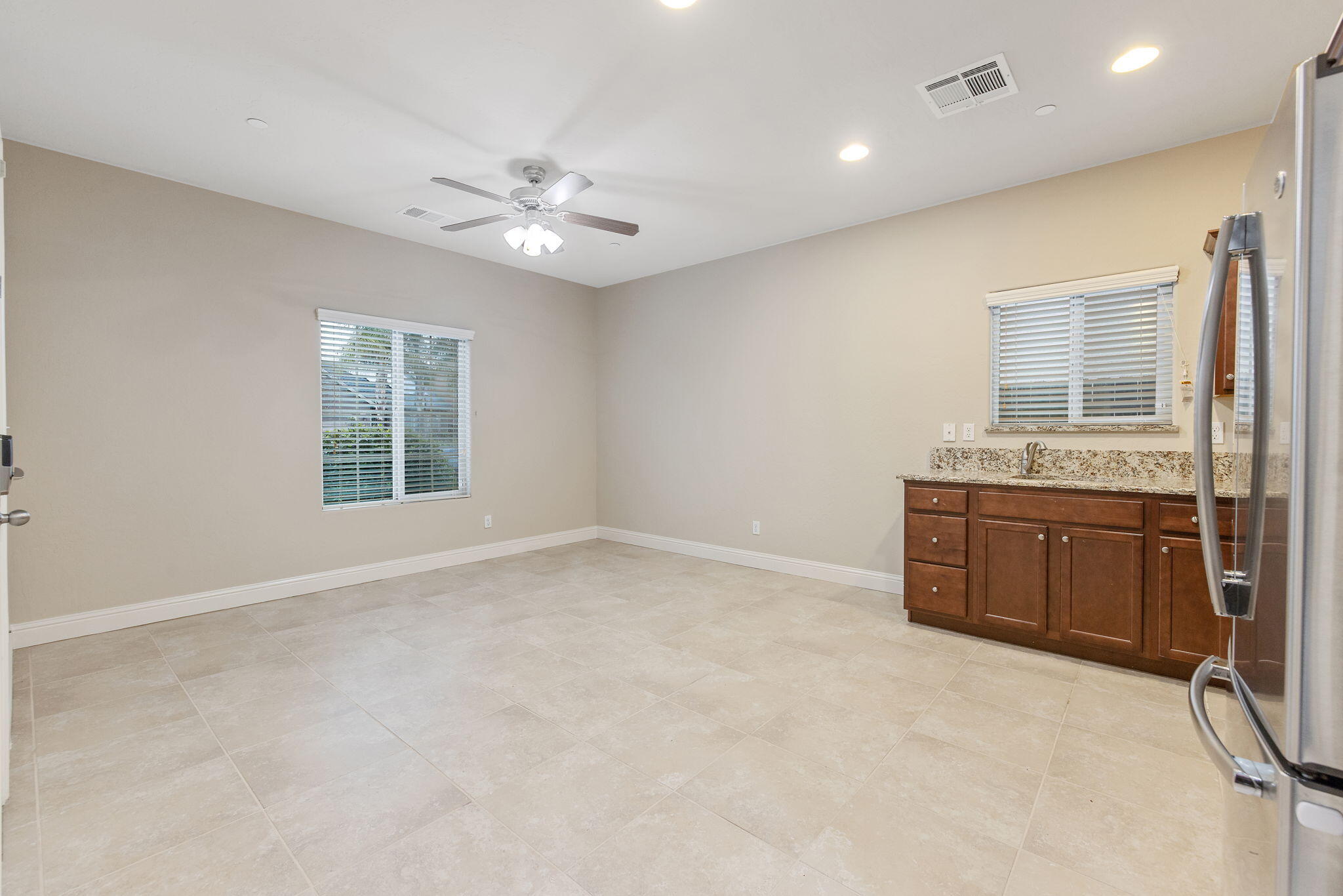 1923 W Humboldt Dr, Hanford, CA 93230