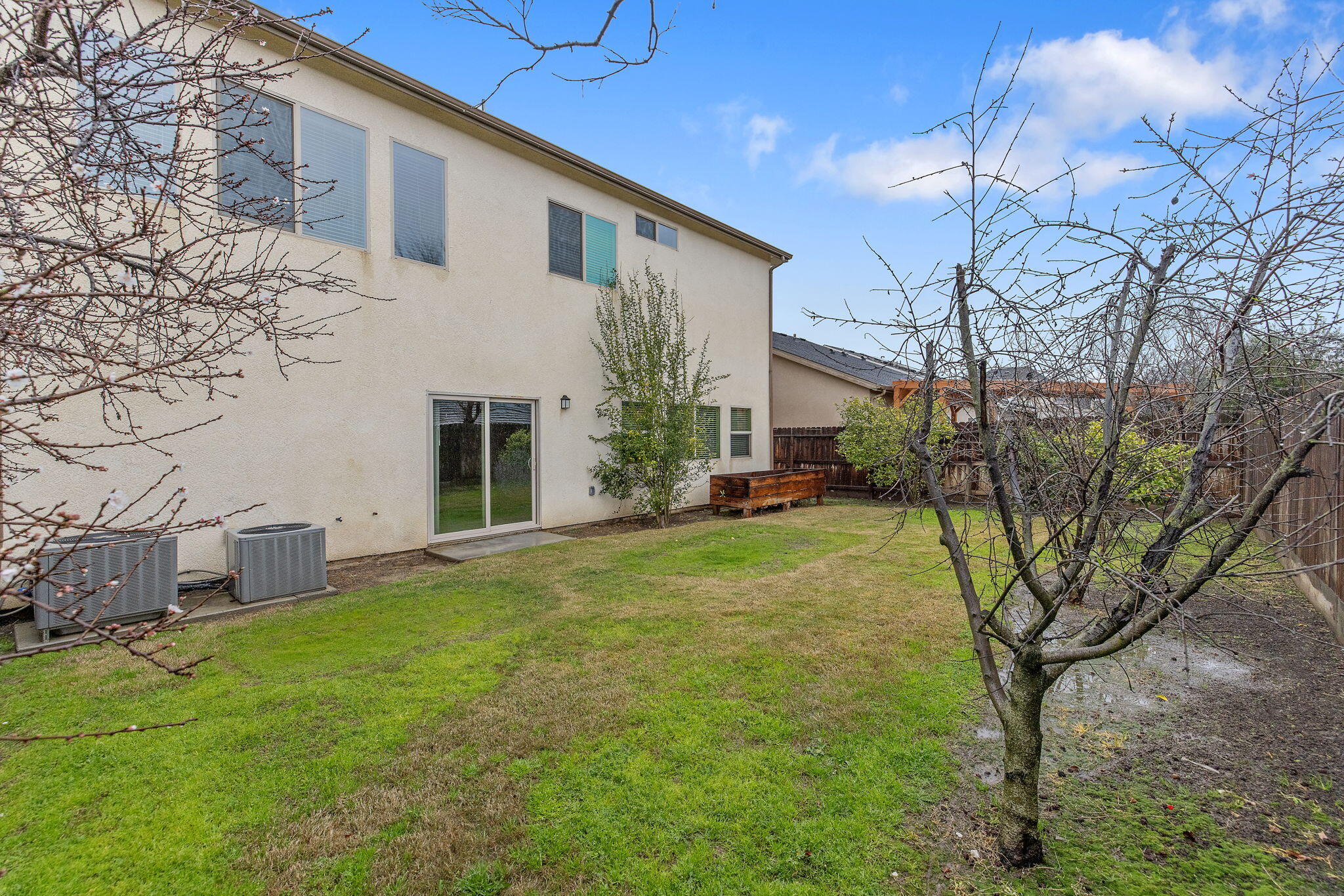 1923 W Humboldt Dr, Hanford, CA 93230