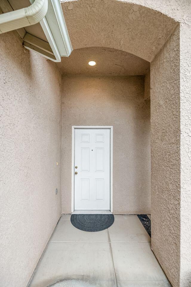 2303 S Conyer Ct, Visalia, CA 93277