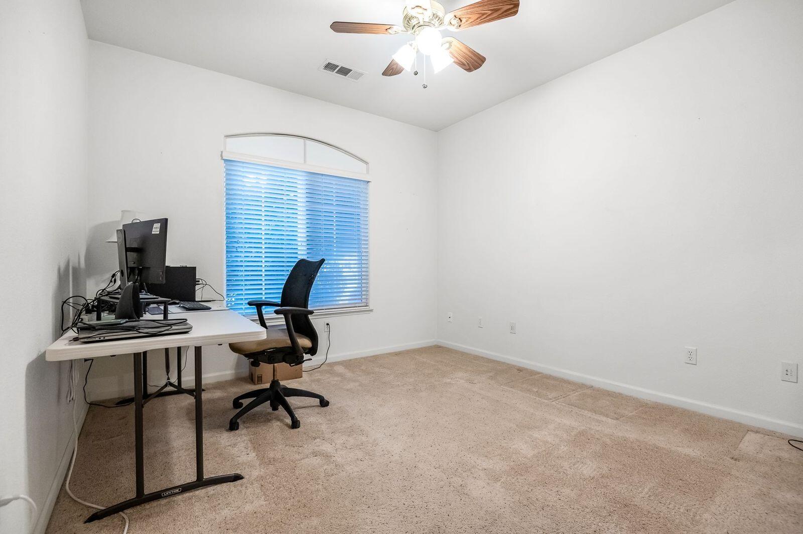 2303 S Conyer Ct, Visalia, CA 93277