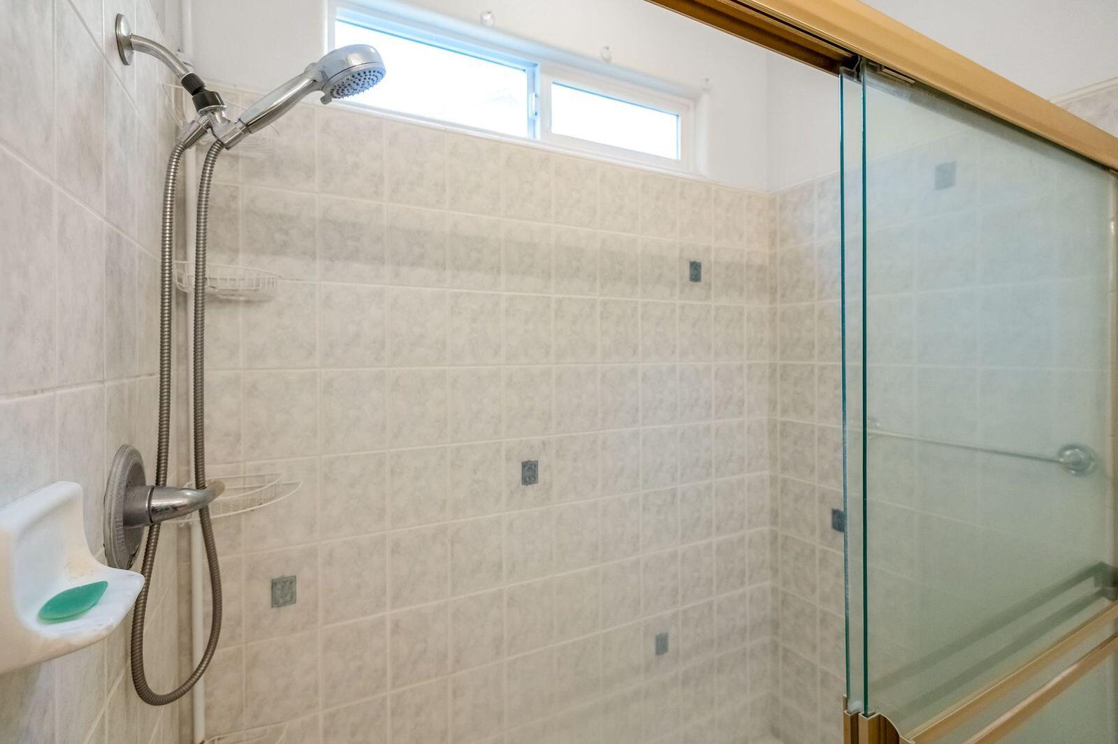 2303 S Conyer Ct, Visalia, CA 93277