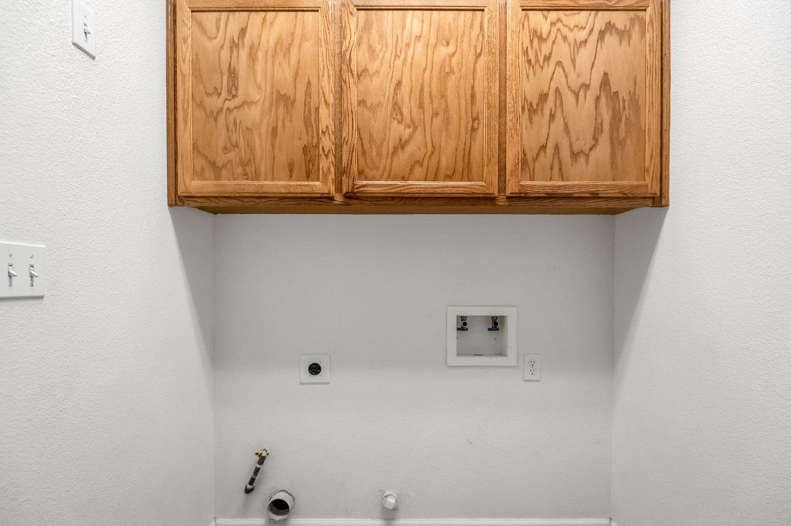 2303 S Conyer Ct, Visalia, CA 93277