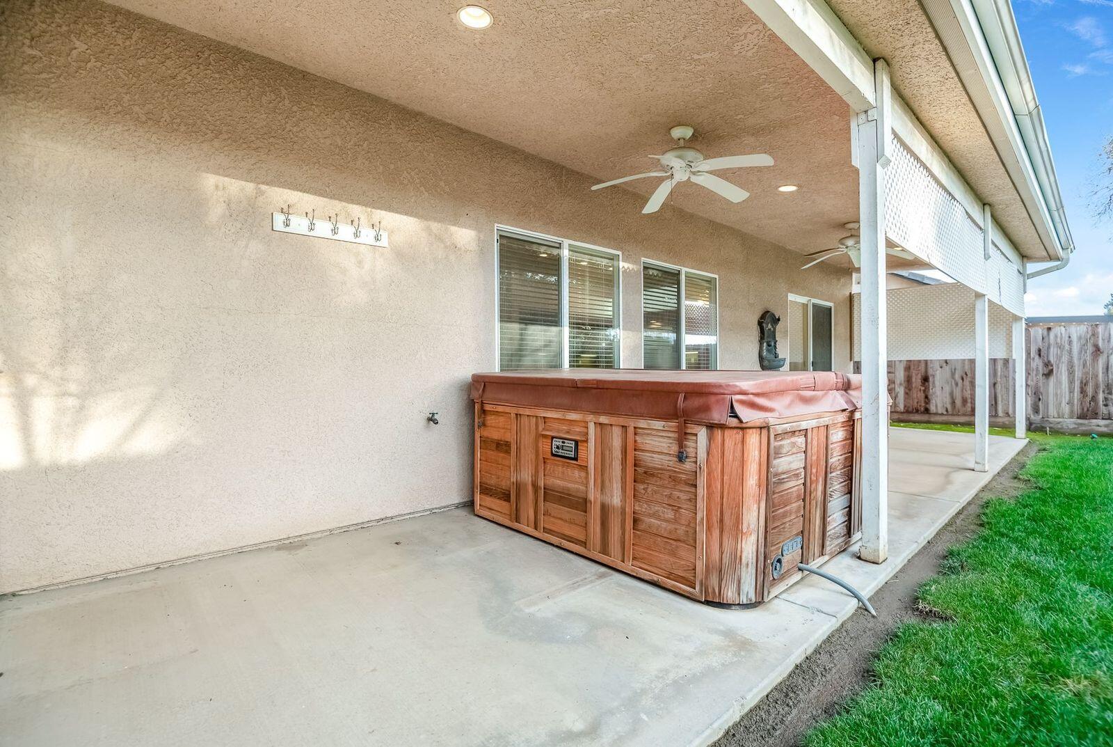 2303 S Conyer Ct, Visalia, CA 93277