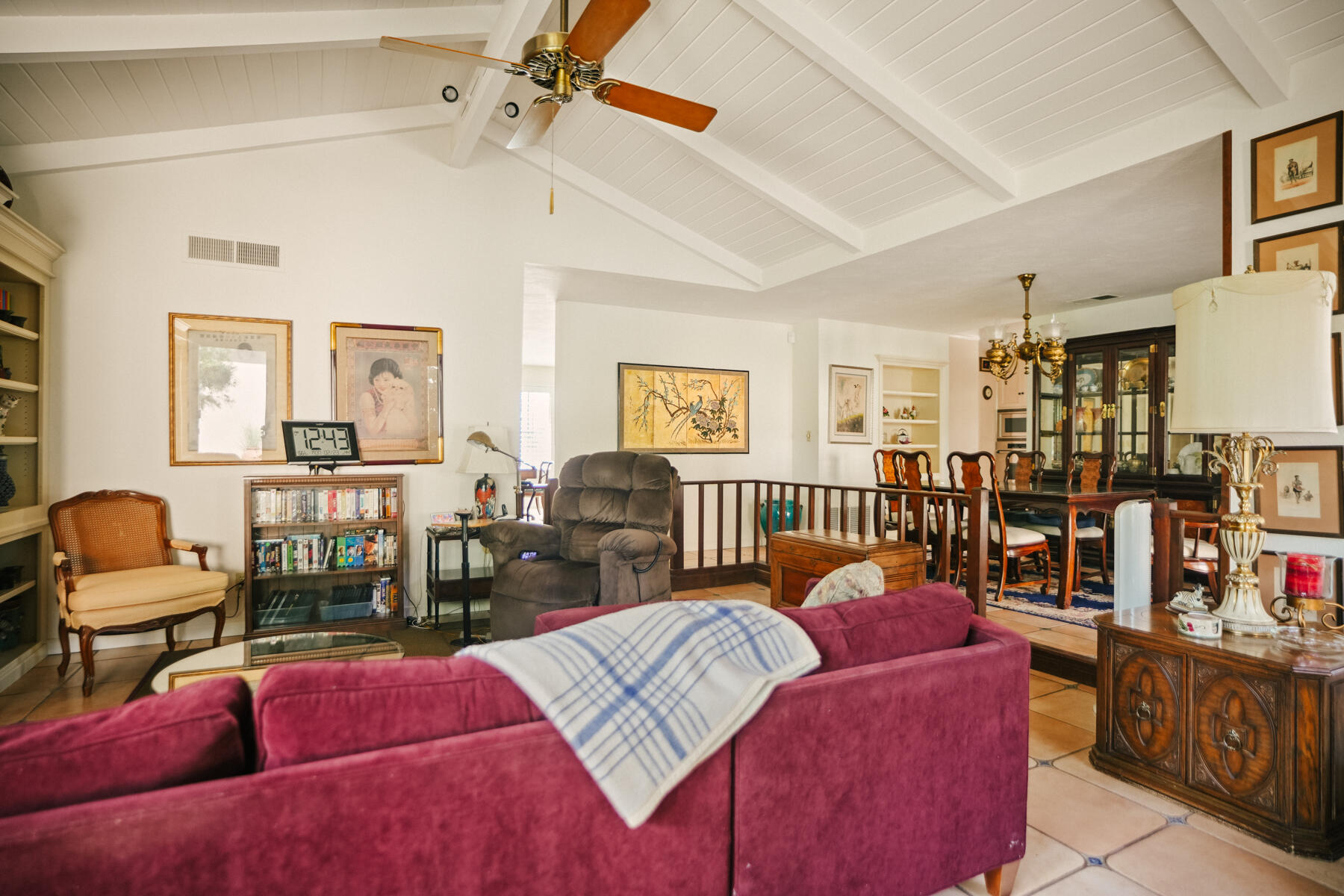 130 E Woodward Dr, Tulare, CA 93274