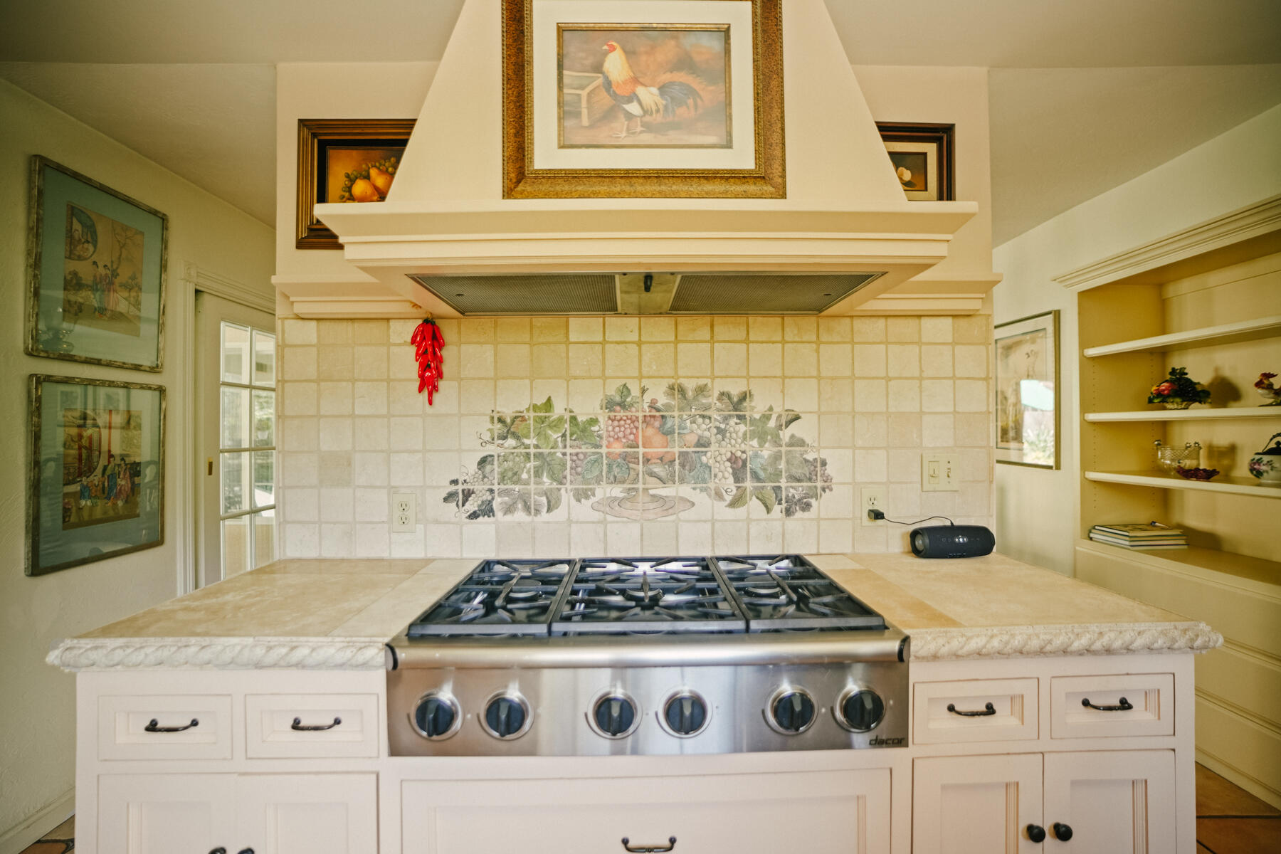 130 E Woodward Dr, Tulare, CA 93274