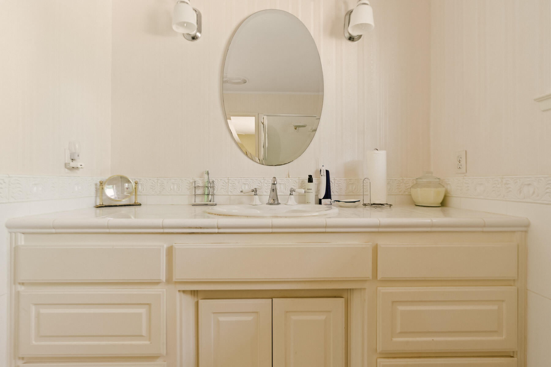 130 E Woodward Dr, Tulare, CA 93274